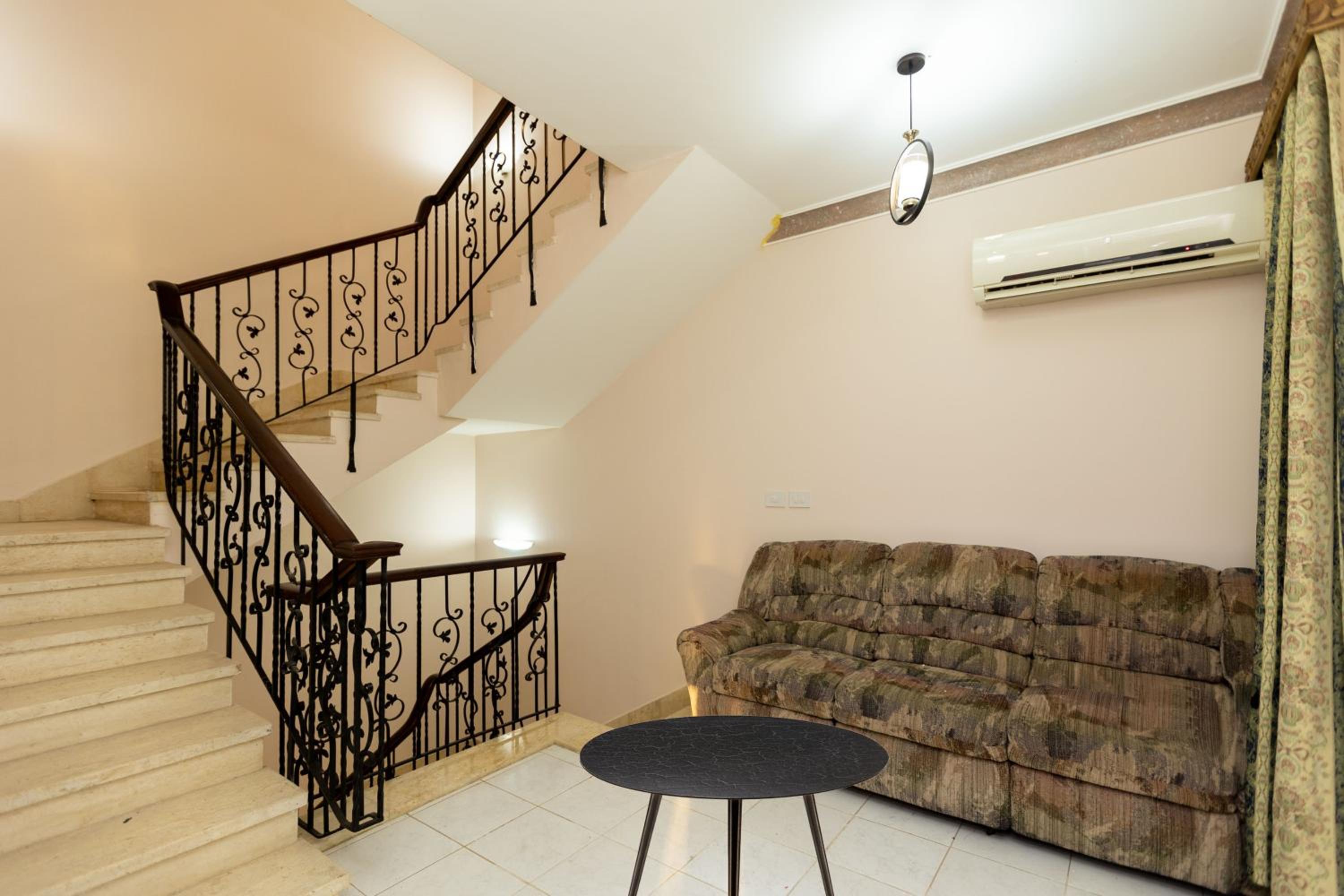 Host Prime - Classic villa in rehab city