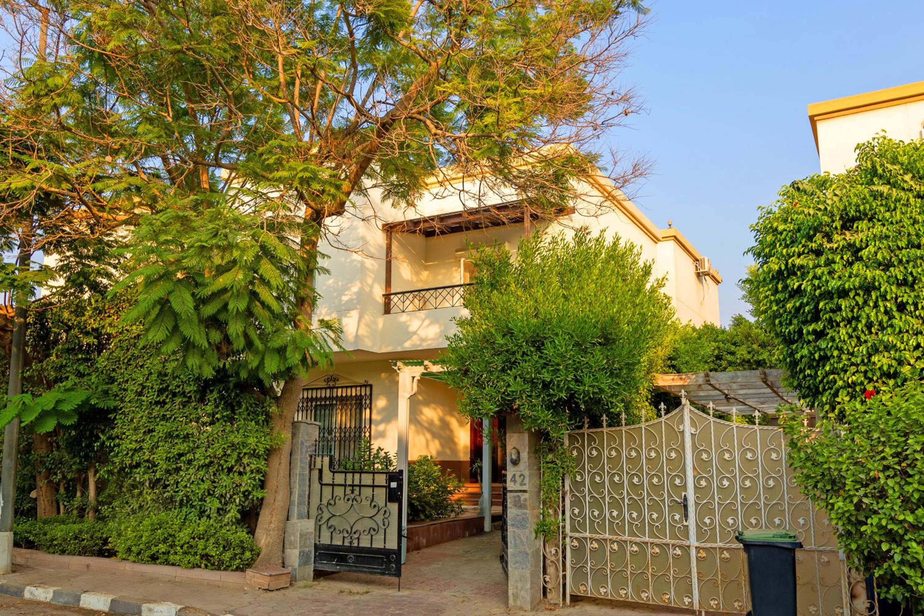 Host Prime - Classic villa in rehab city