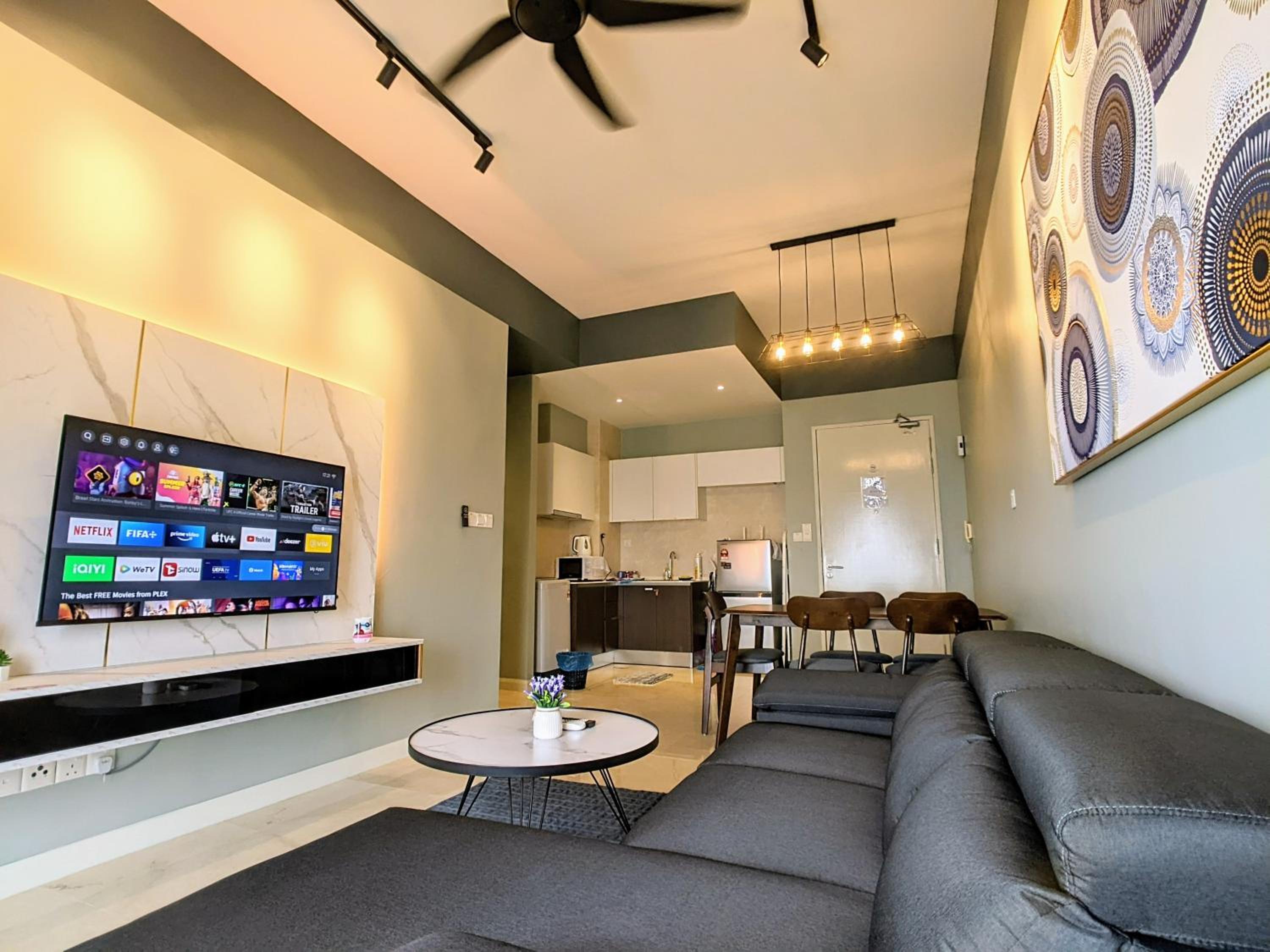 Silverscape Residence 2 Bedrooms Suite by MJ Holiday