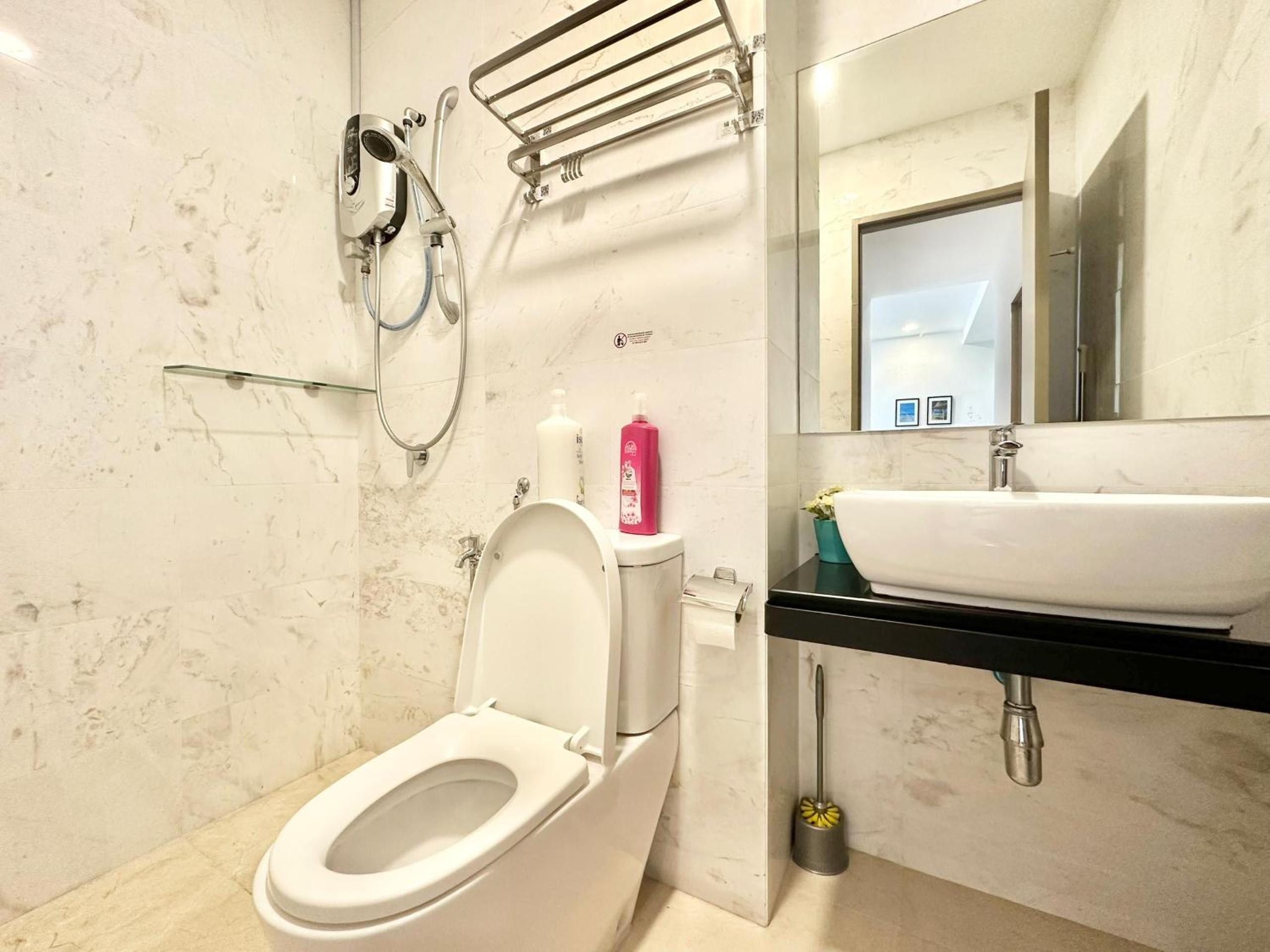 Silverscape Residence 2 Bedrooms Suite by MJ Holiday