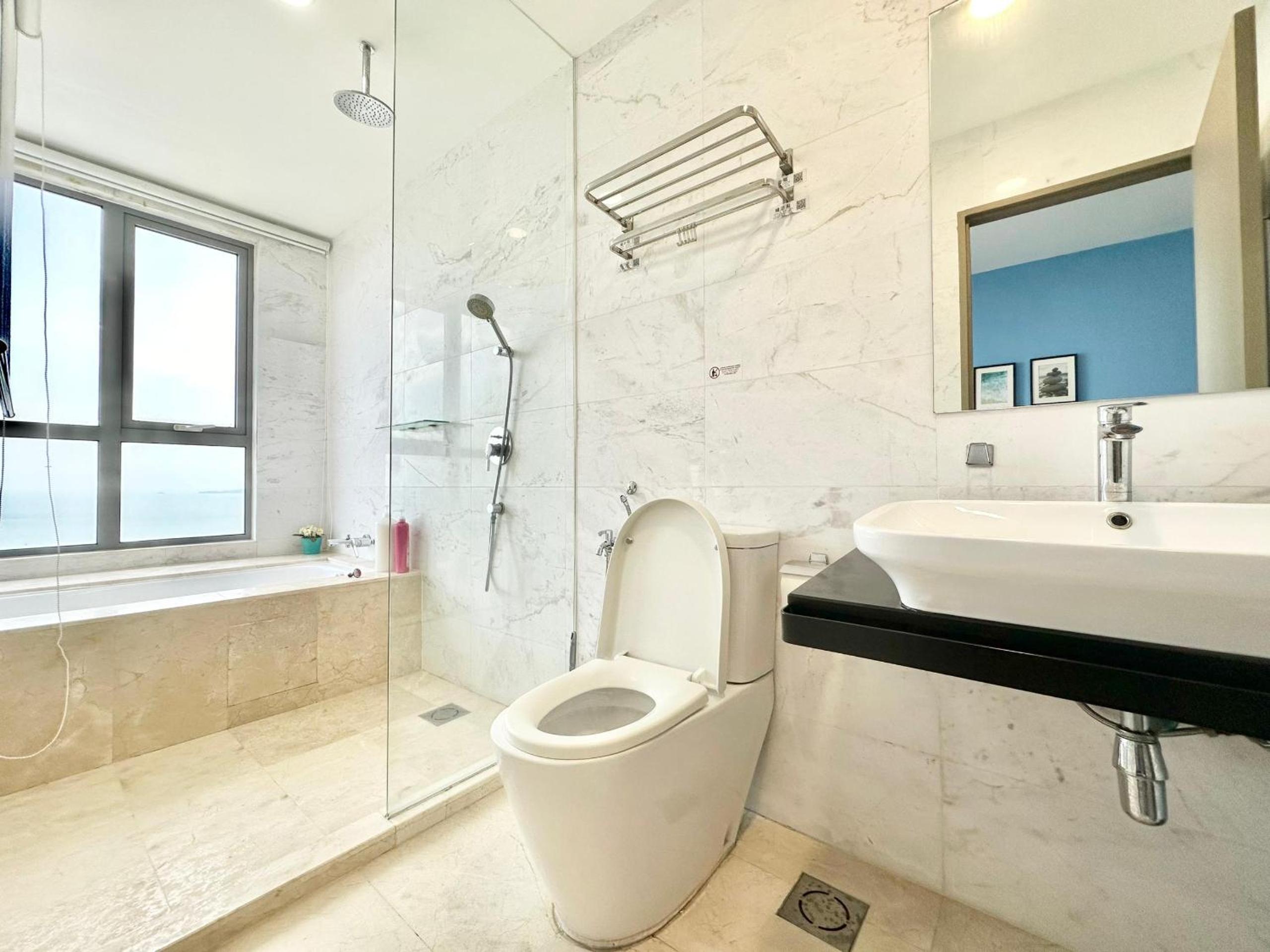 Silverscape Residence 2 Bedrooms Suite by MJ Holiday