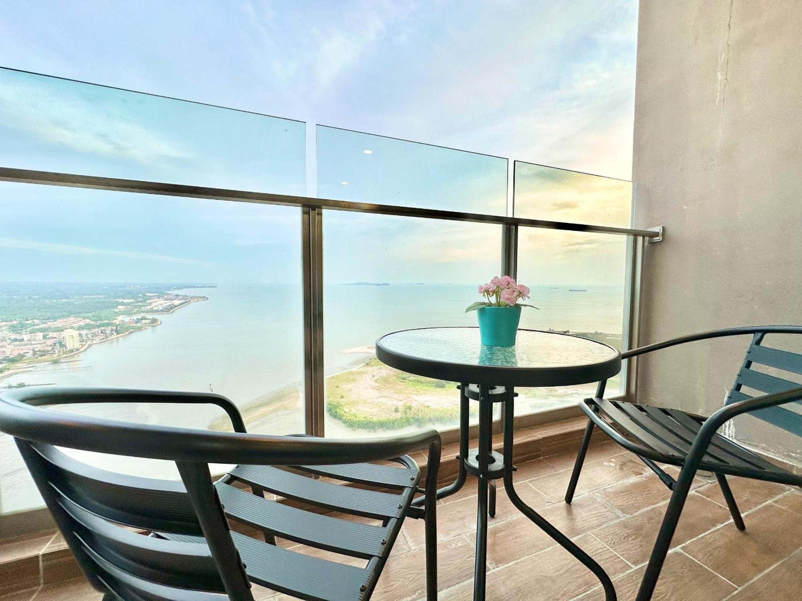 Silverscape Residence 2 Bedrooms Suite by MJ Holiday