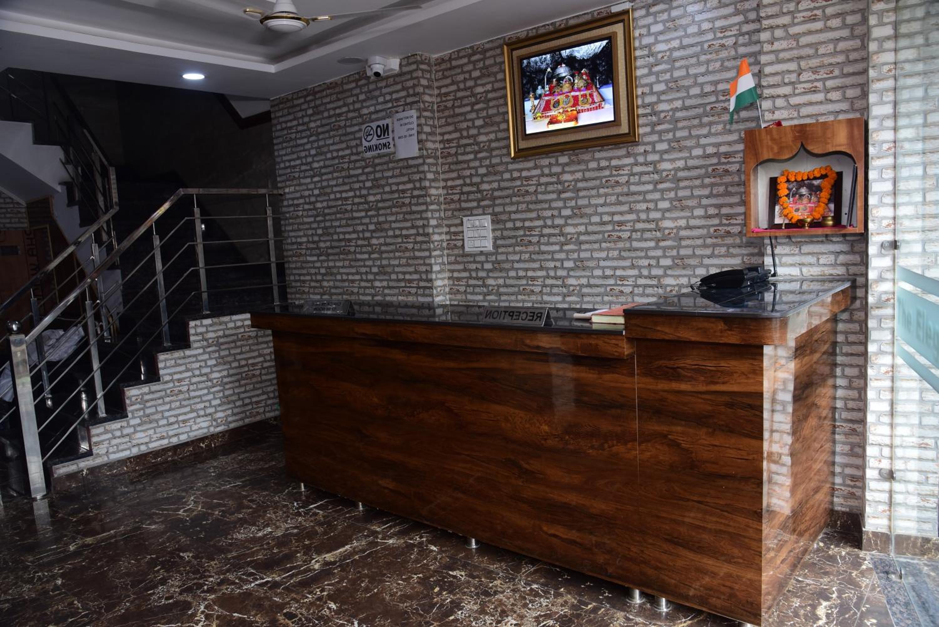 Hotel Elegance, Katra view 3