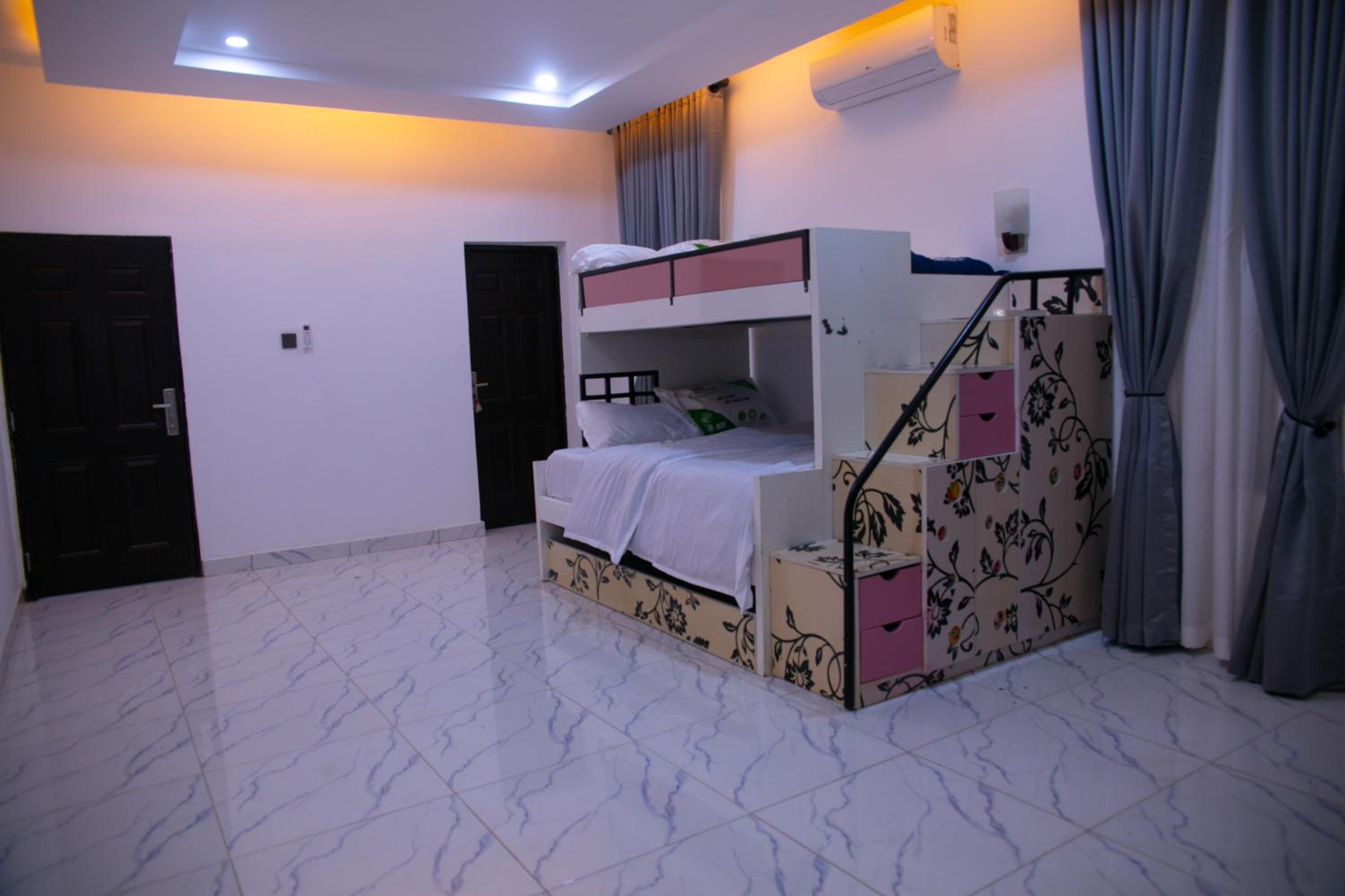 Panoramic Luxury Apartment view 3