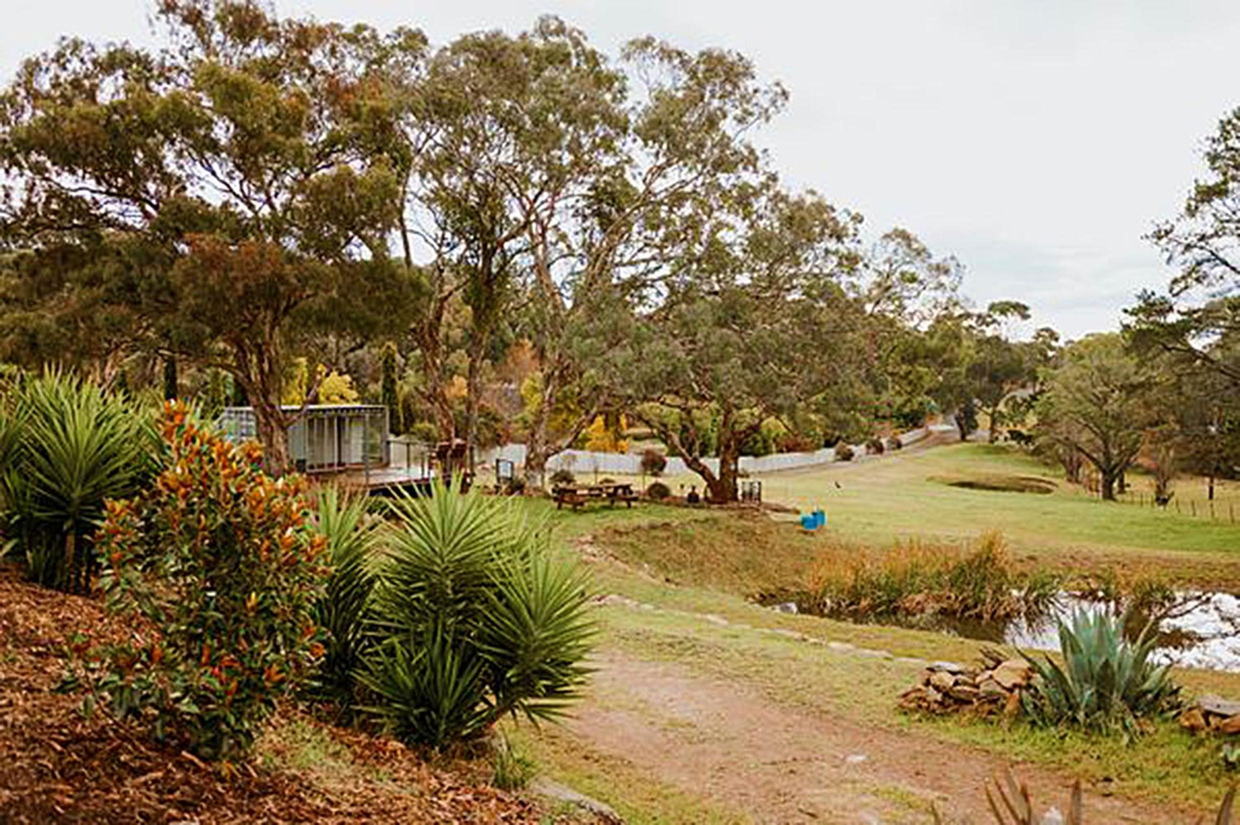 Country Cottage in Town