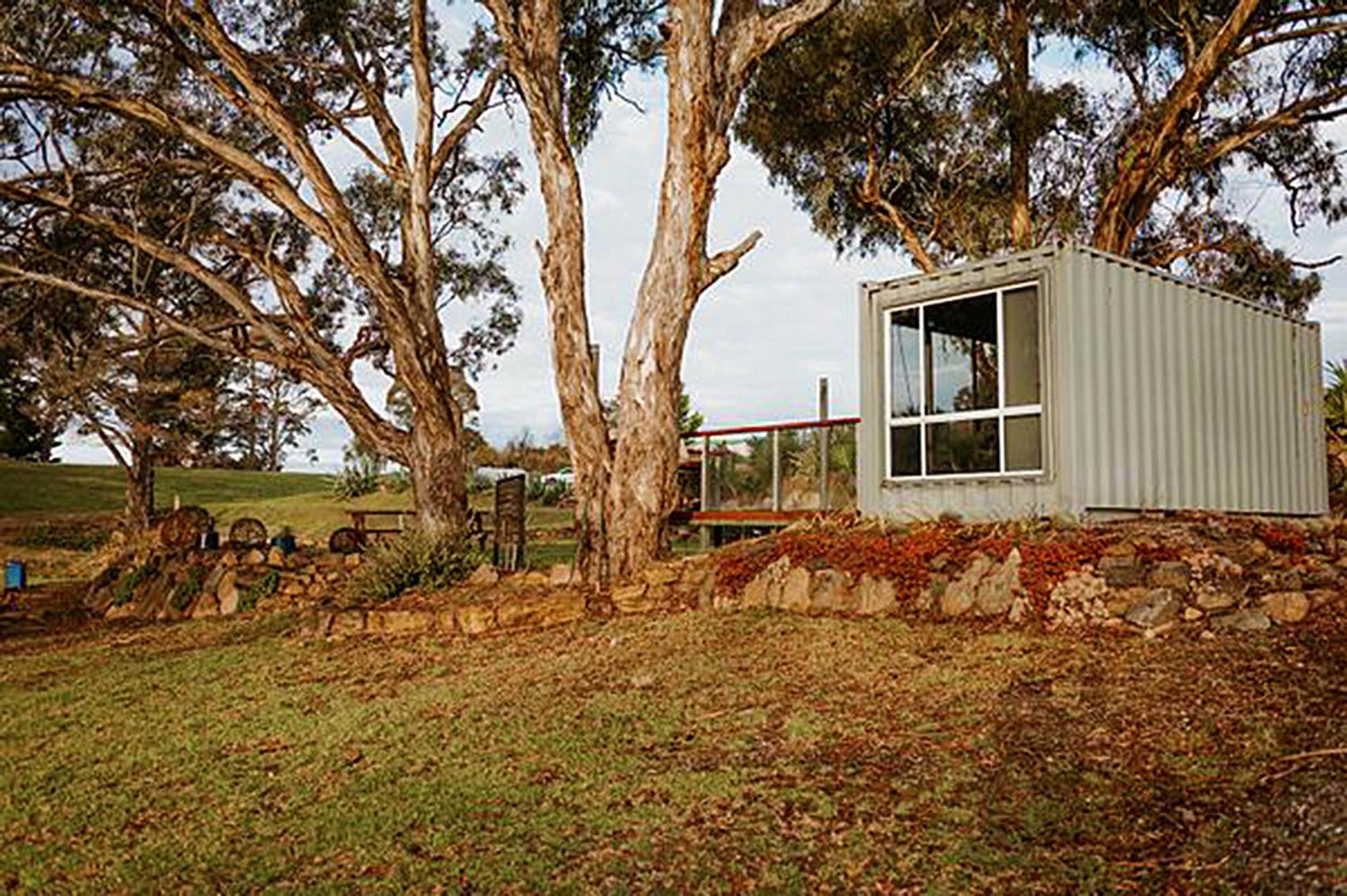 Country Cottage in Town