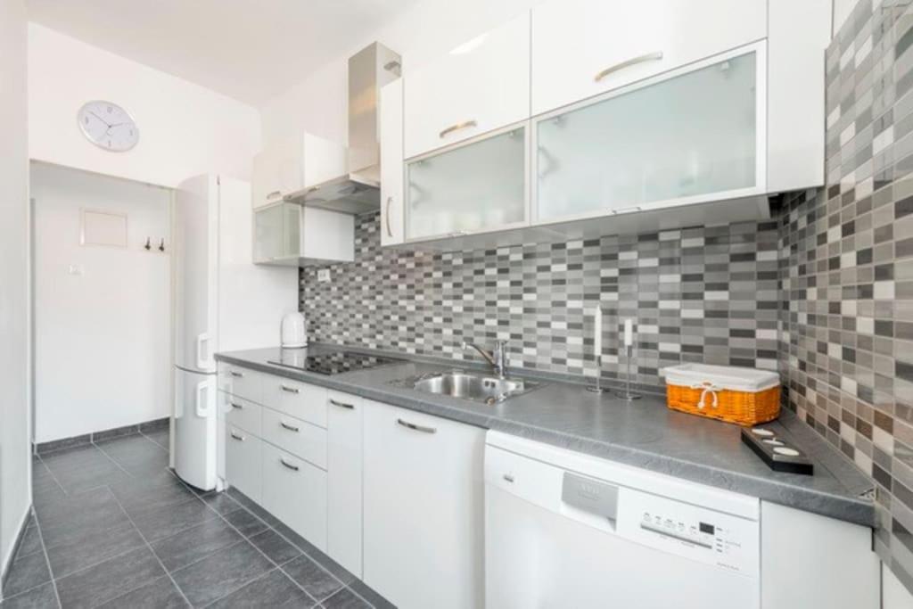 Apartman Square view