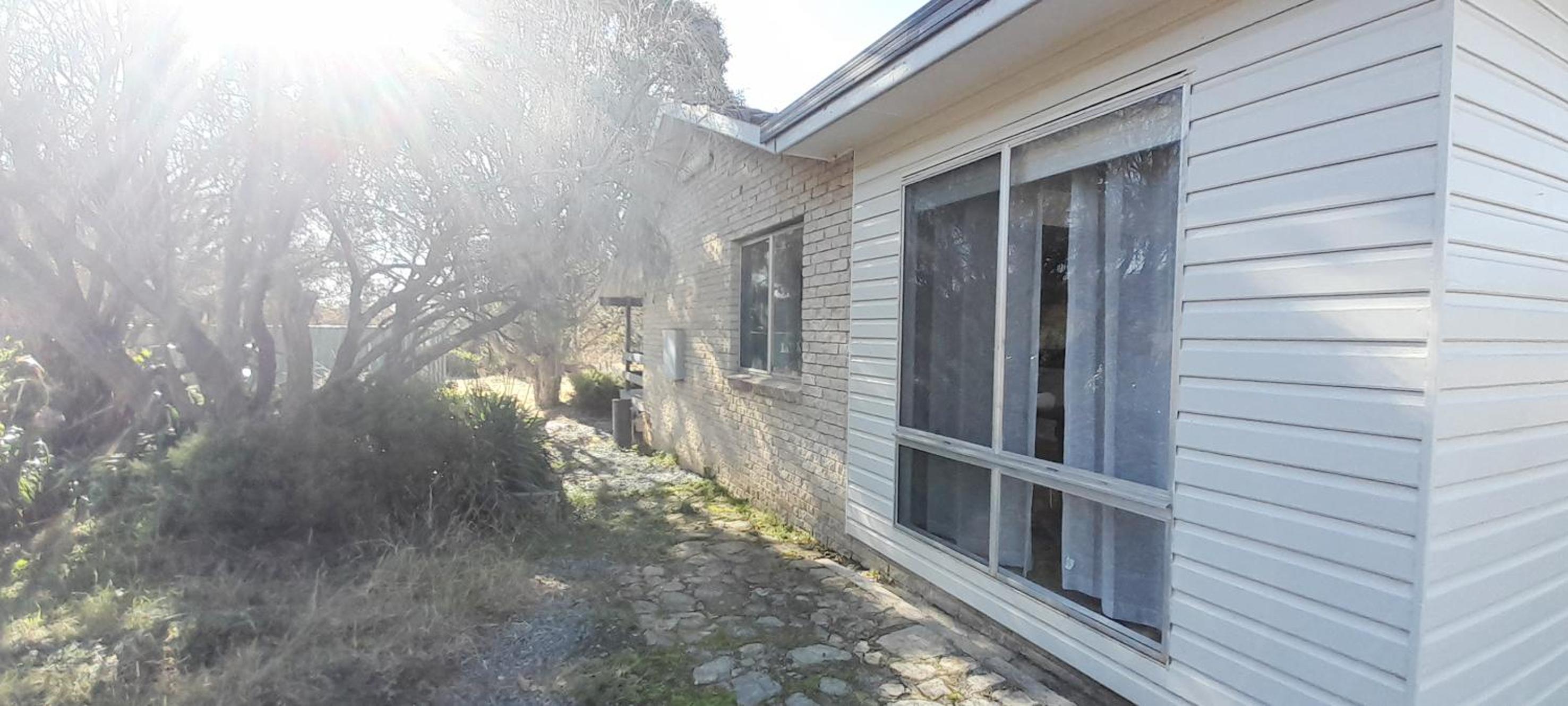 Country Cottage in Town