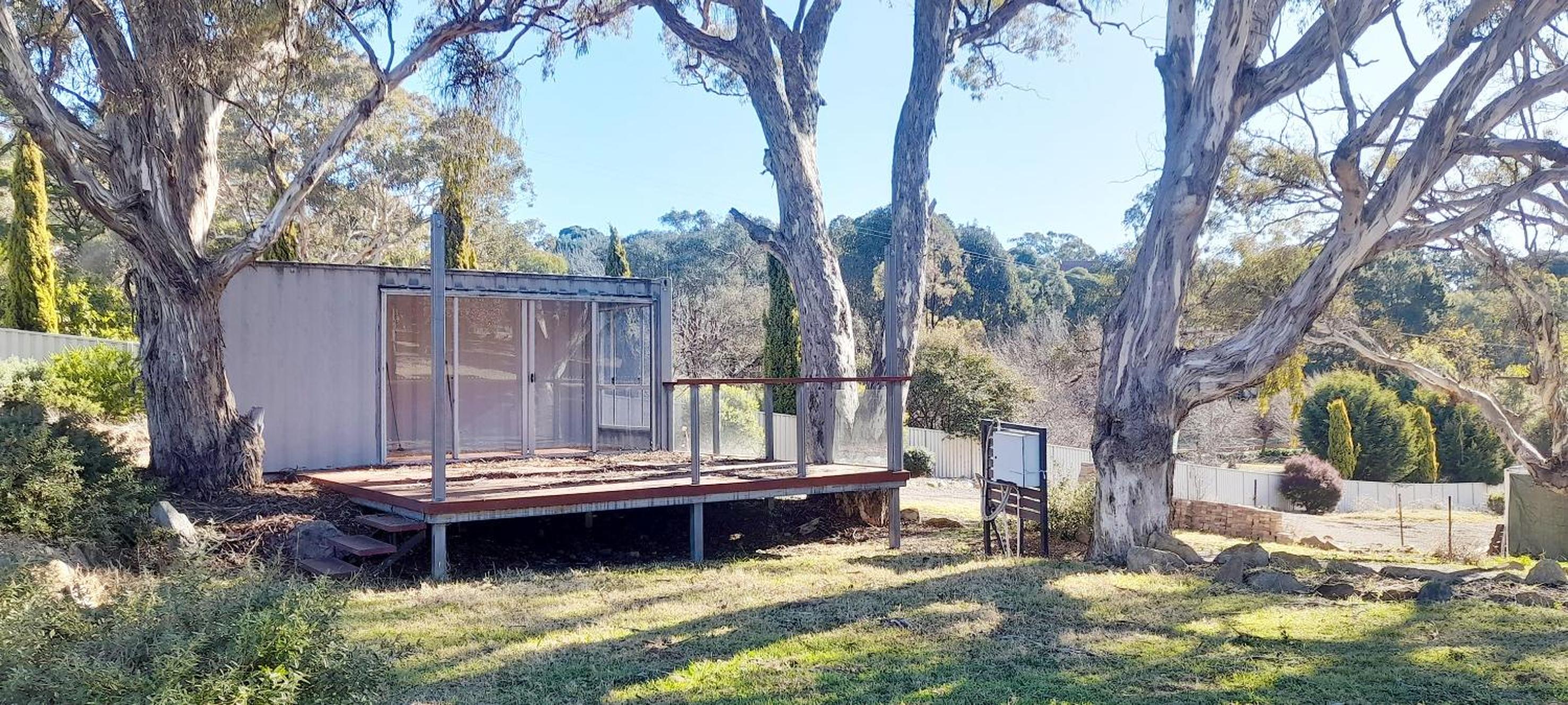 Country Cottage in Town