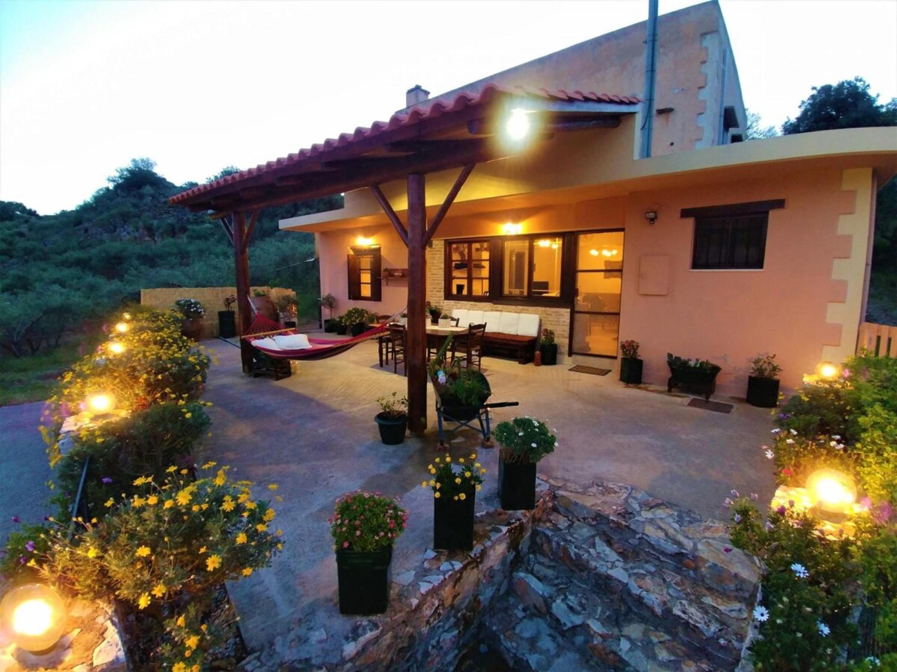 Thymes traditional house view 4