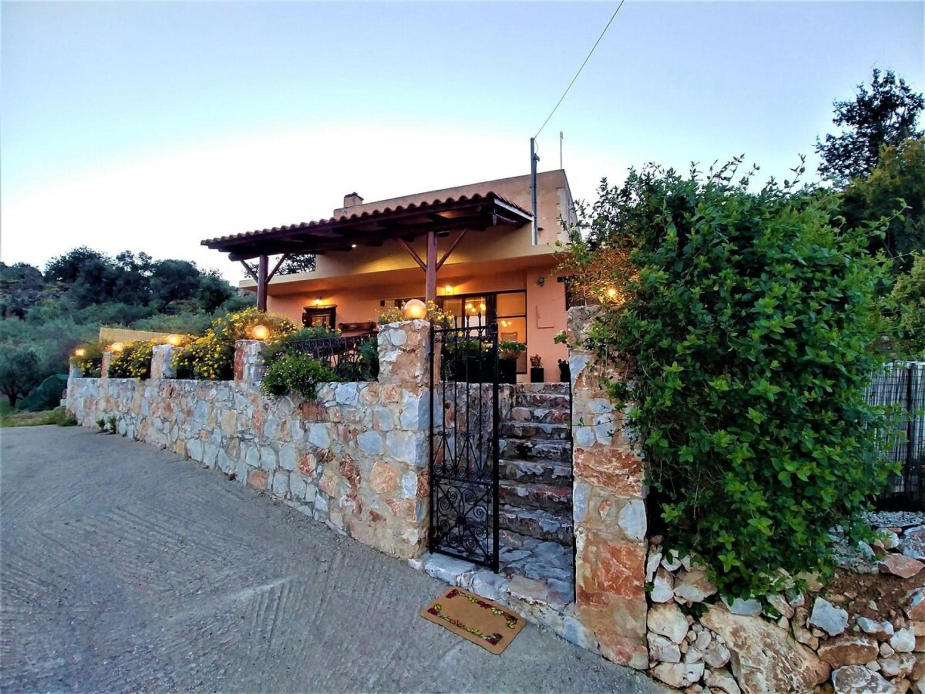 Thymes traditional house view 5