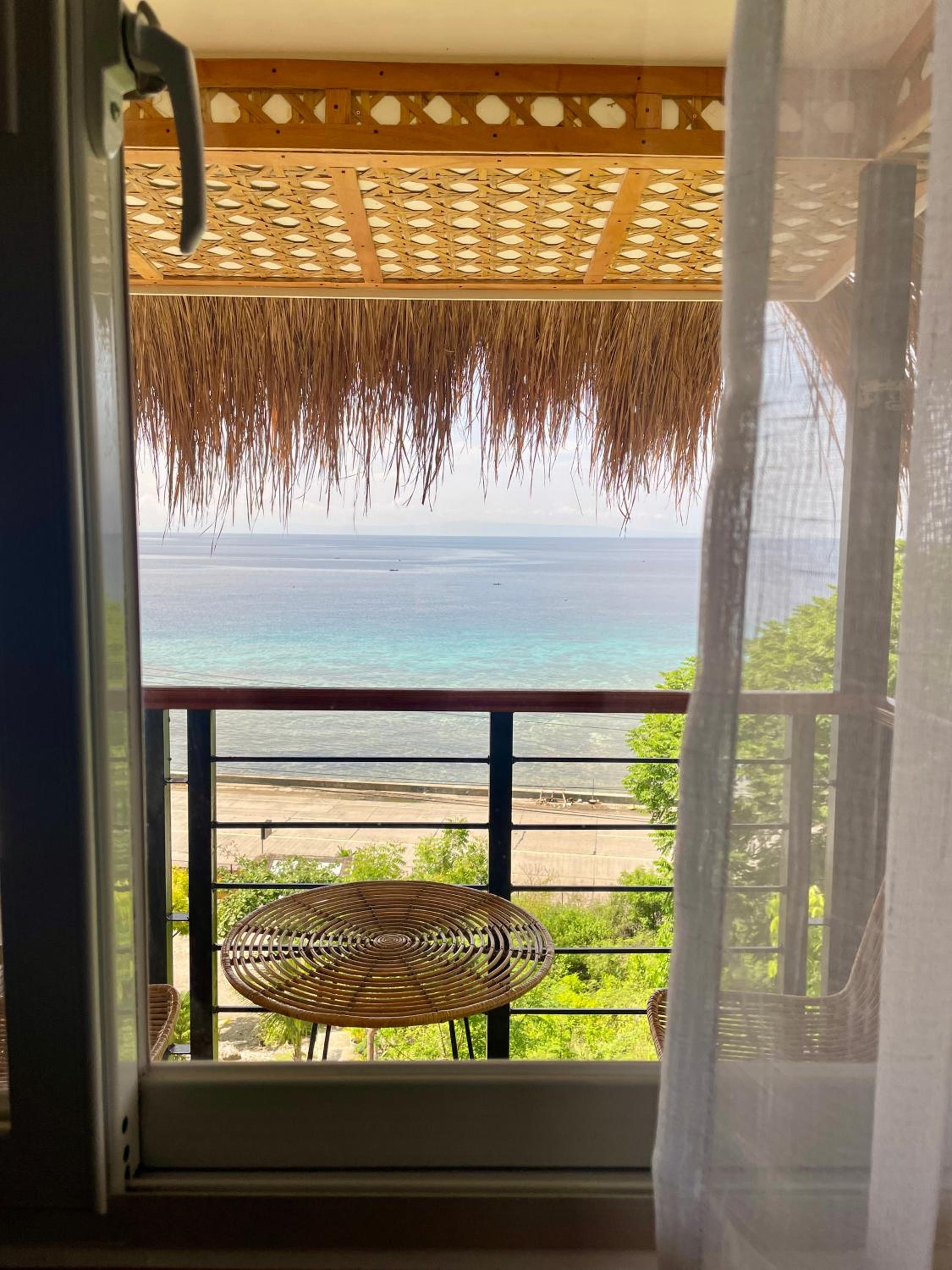 Sea View Room 10 mins to Oslob Whale Watching