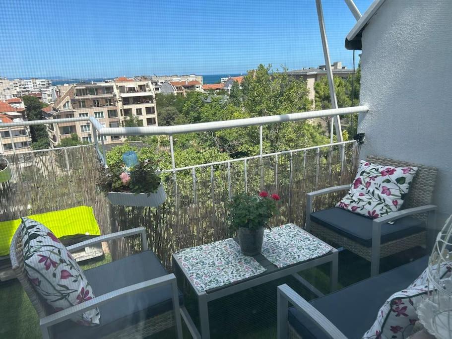 City Leisure in a Flower Sea Apartment, Burgas Lazur