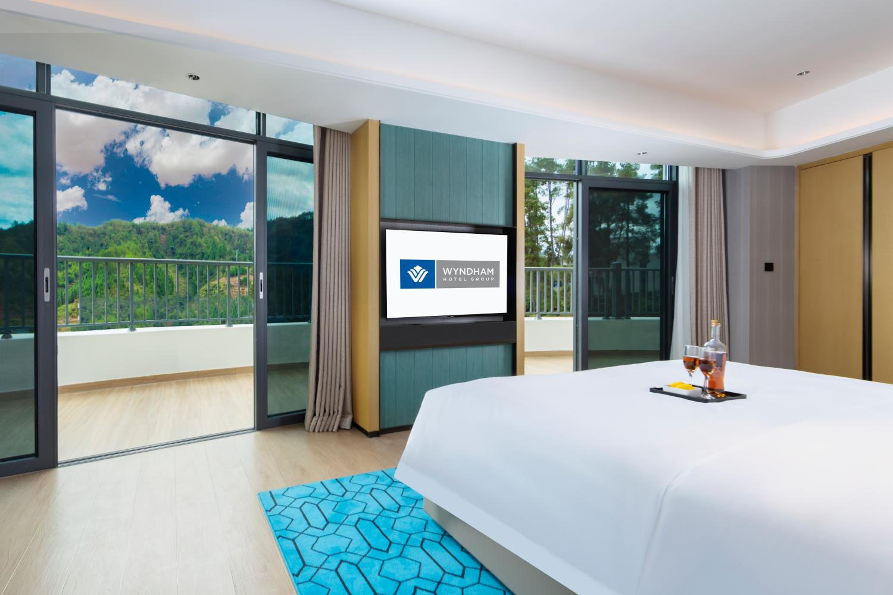 Wyndham Grand Plaza Royale Hot Springs Fenghuang