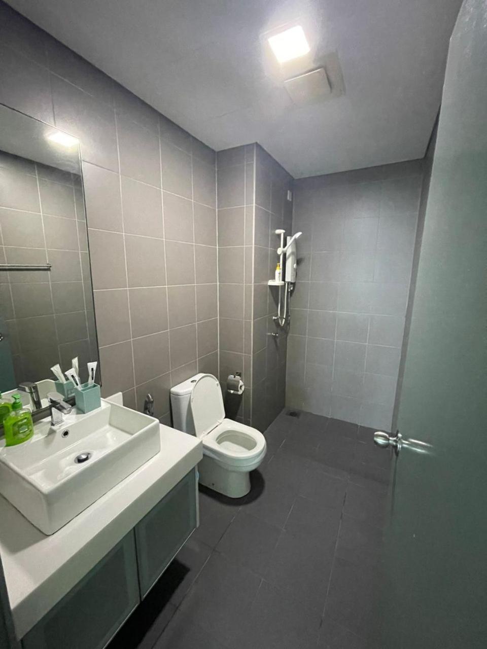 Summer Suites Studio With Balcony Nearby KL City Centre