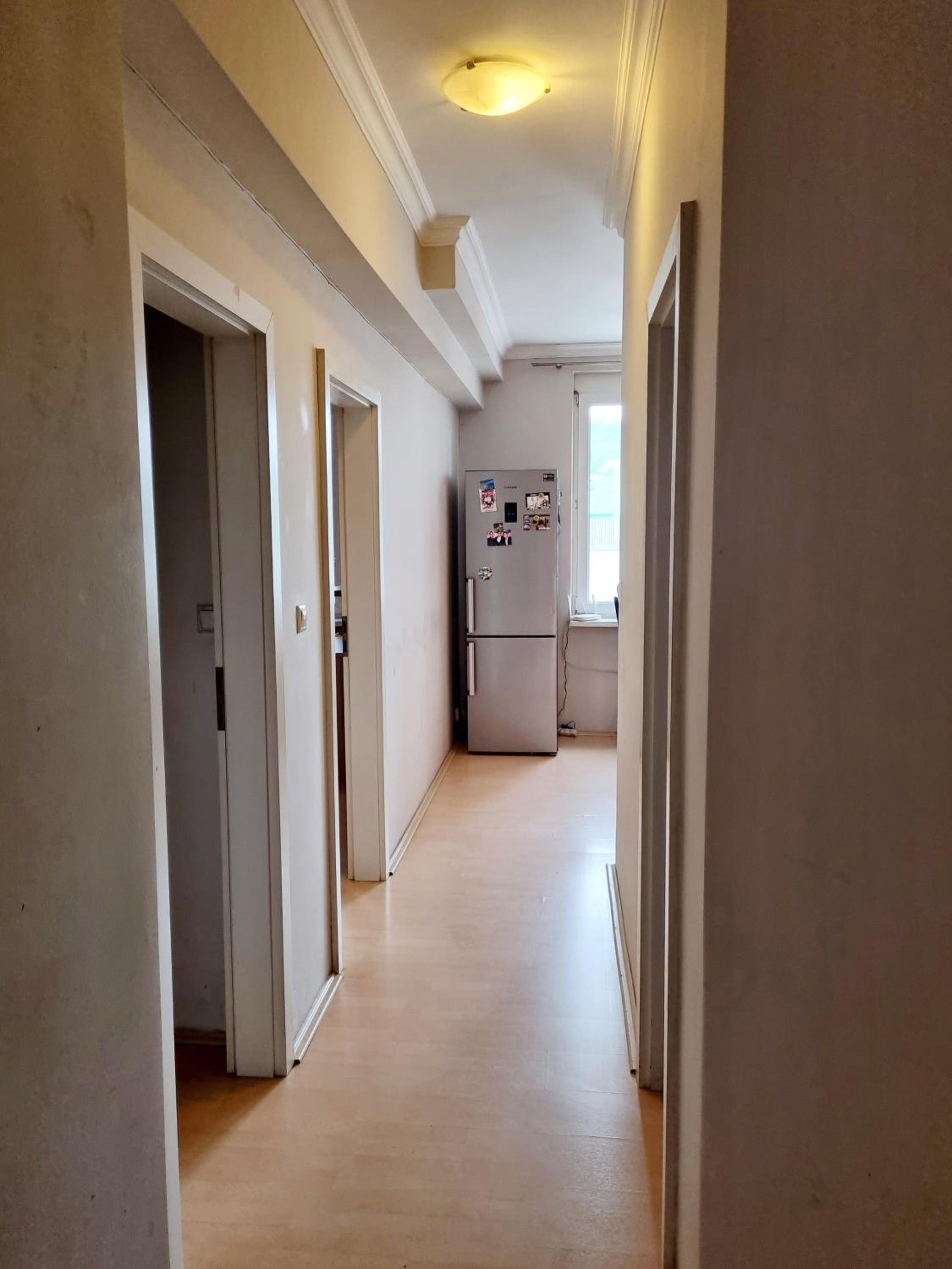 Big 4-room SPACIOUS apartment view 3