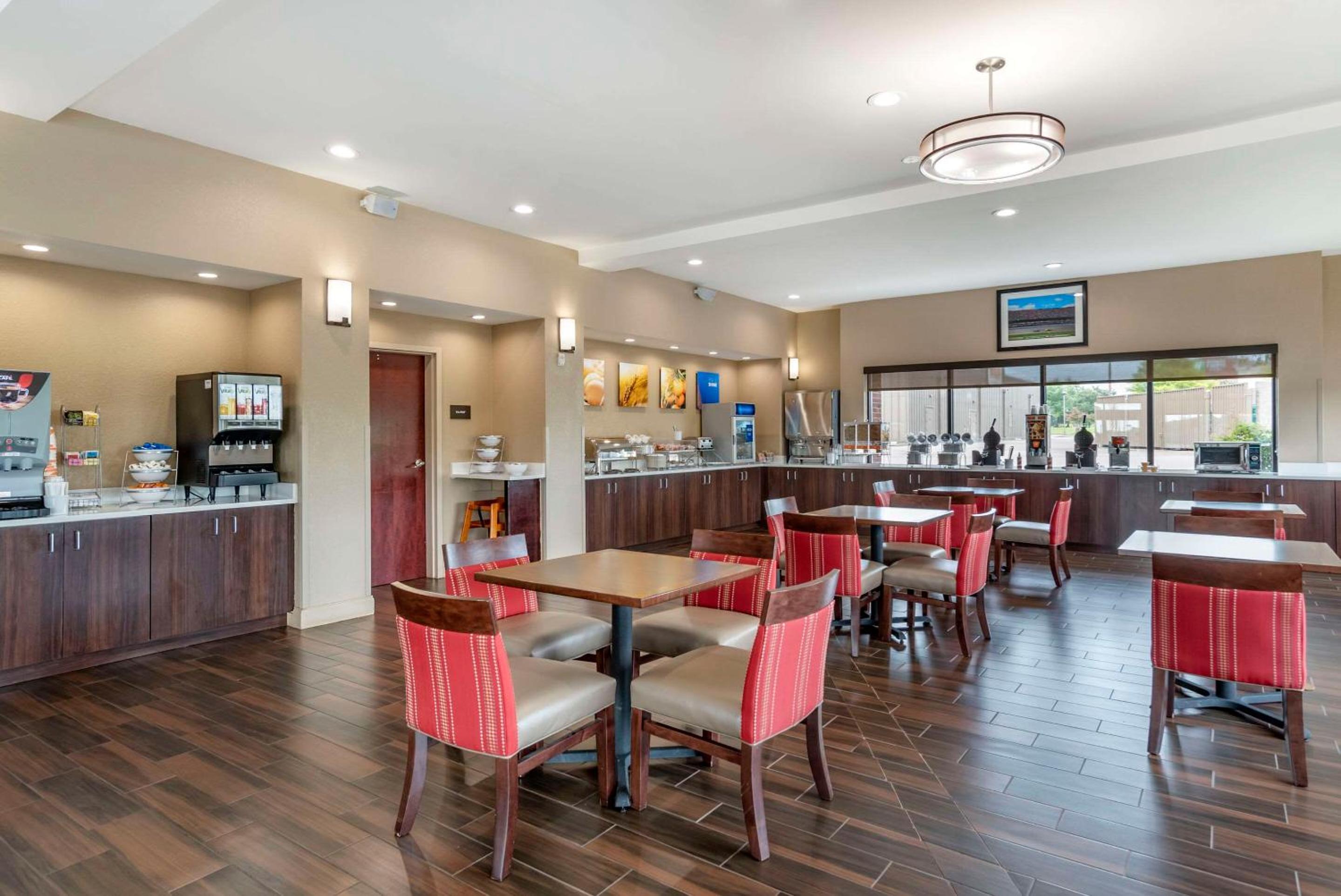 Comfort Suites Pell City I-20 exit 158 - Property Image 11