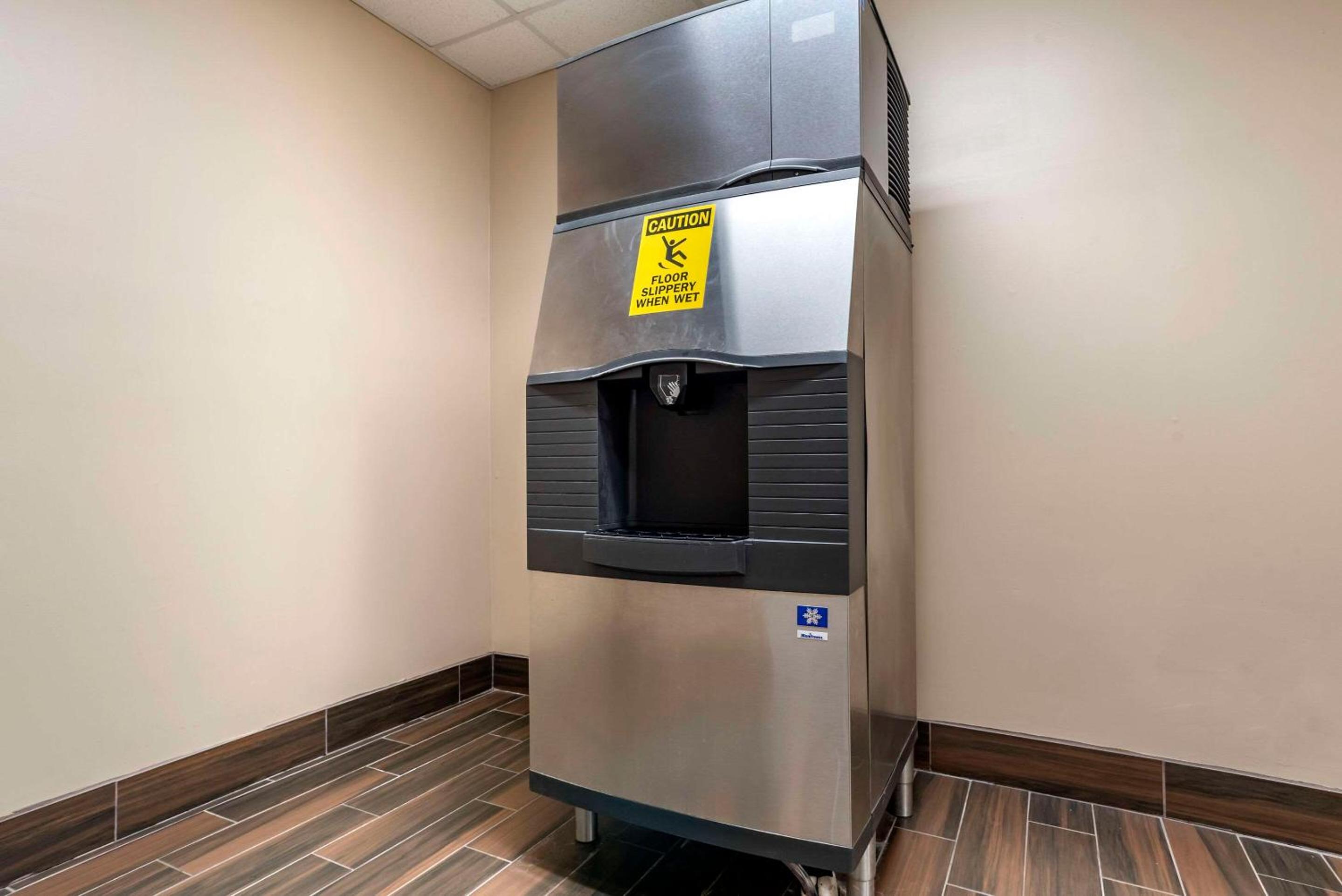 Comfort Suites Pell City I-20 exit 158 - Property Image 13