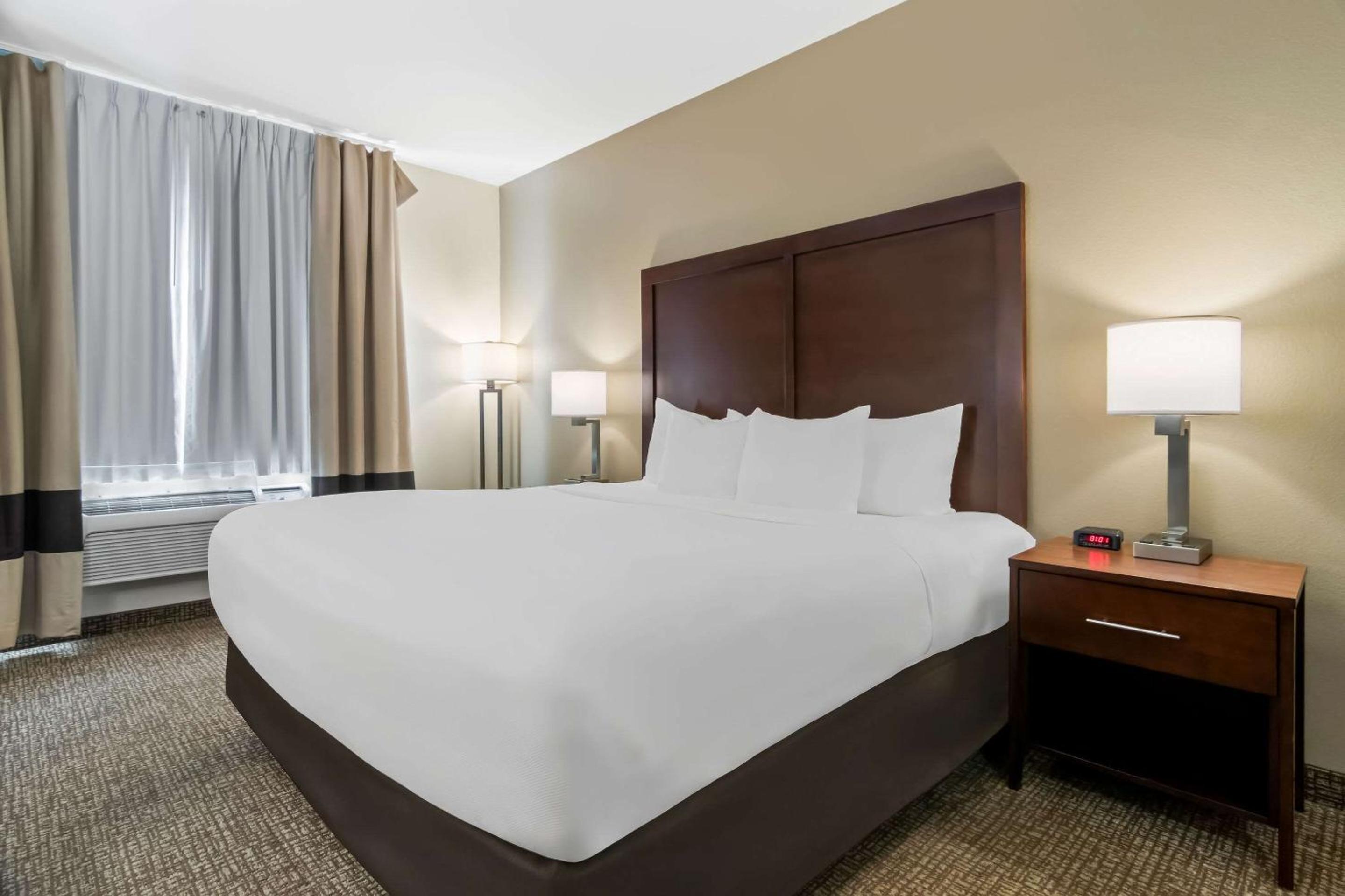 Comfort Inn Hebron-Lowell Area