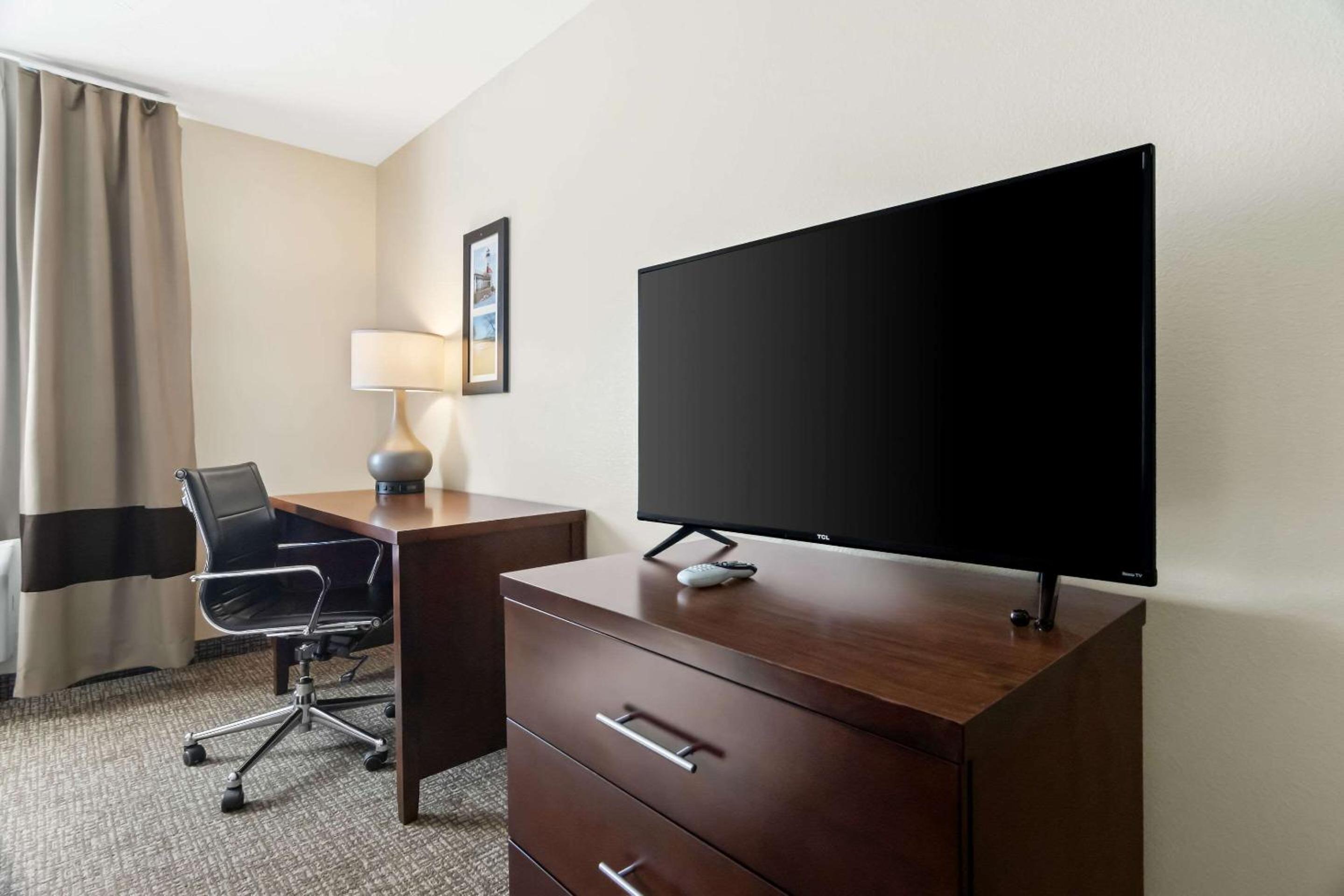 Comfort Inn Hebron-Lowell Area
