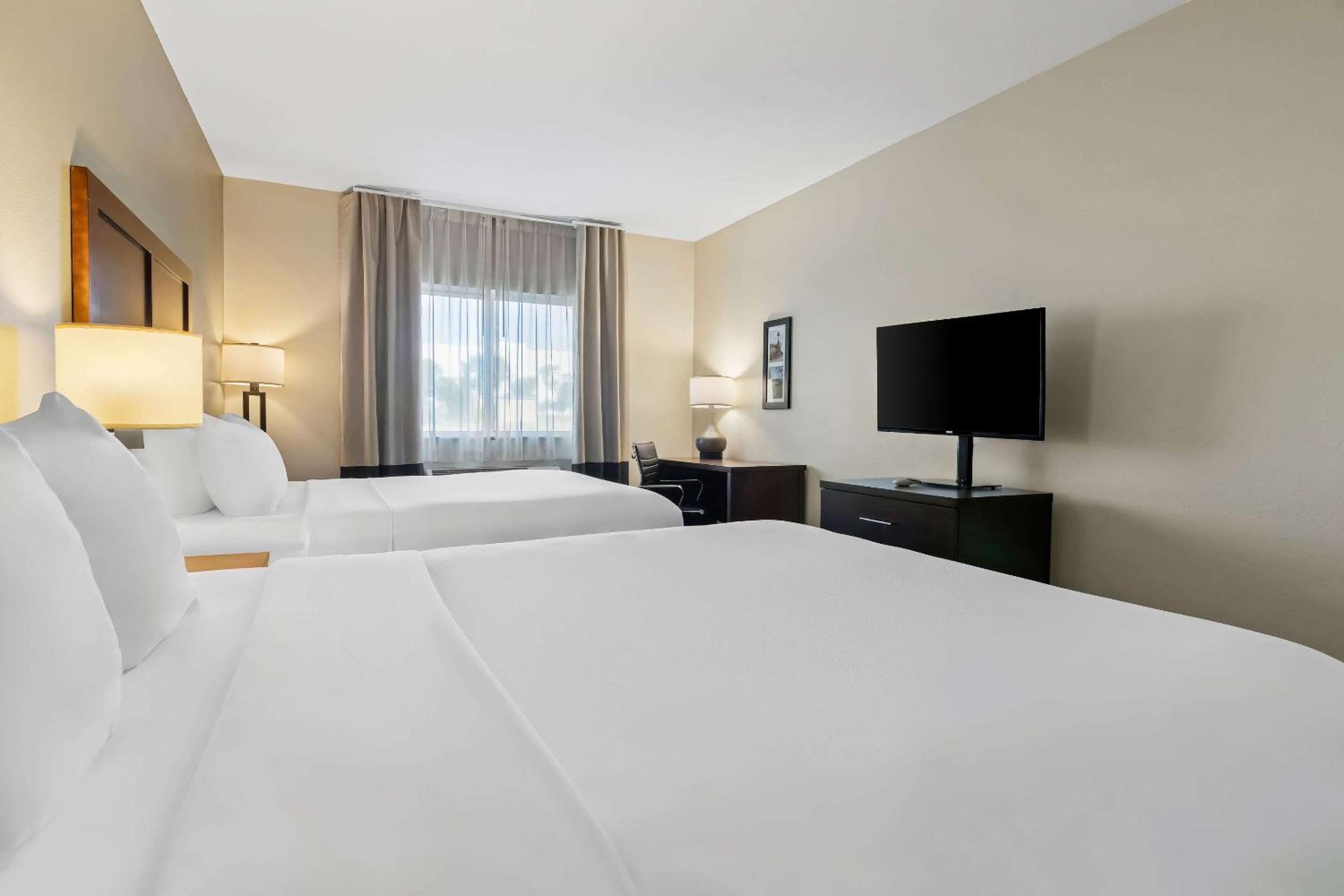 Comfort Inn Hebron-Lowell Area