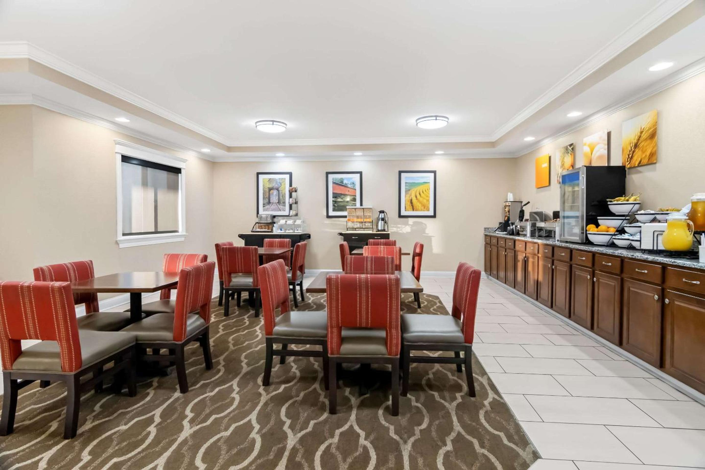 Comfort Inn Hebron-Lowell Area