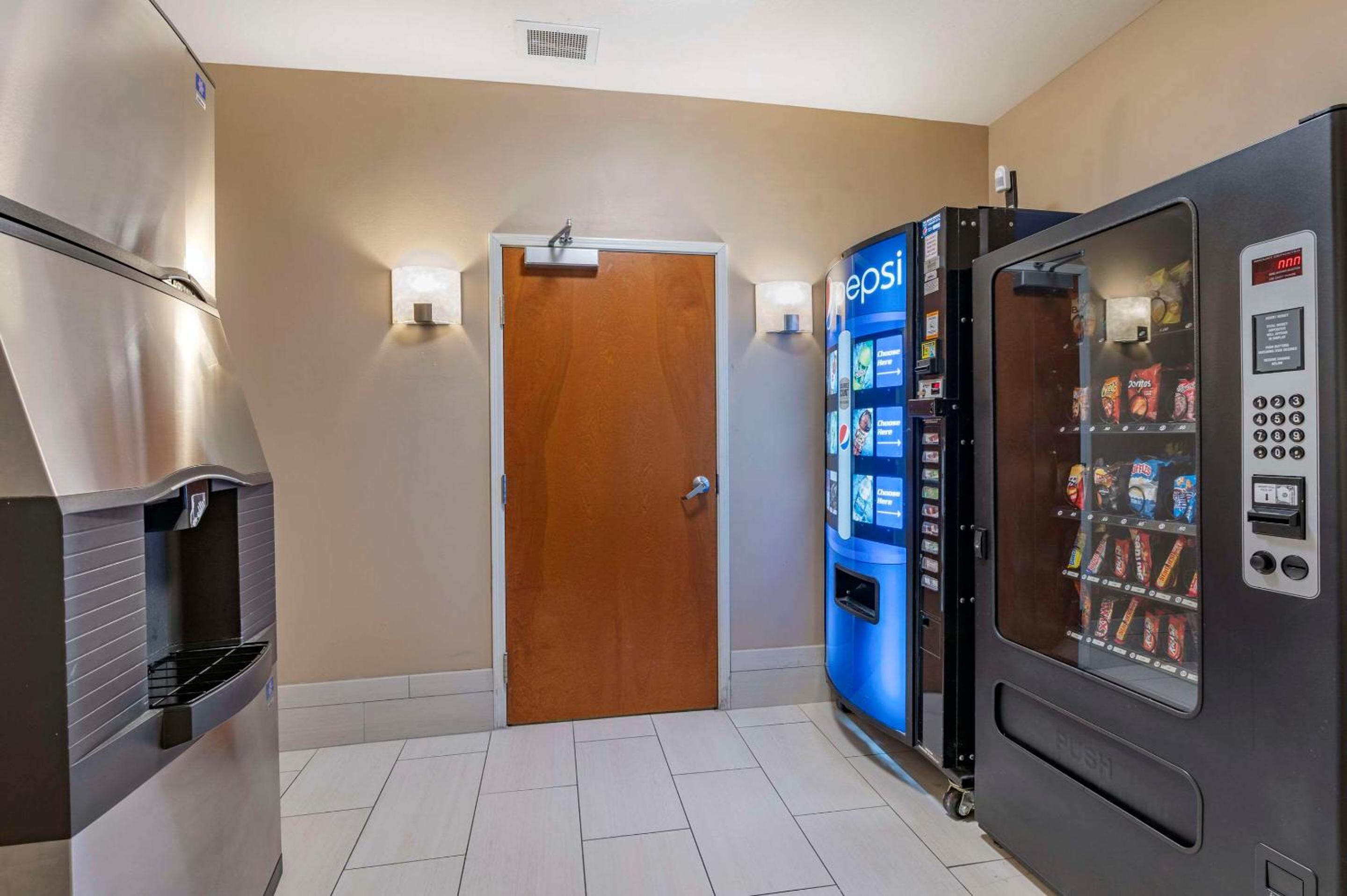 Comfort Inn Hebron-Lowell Area