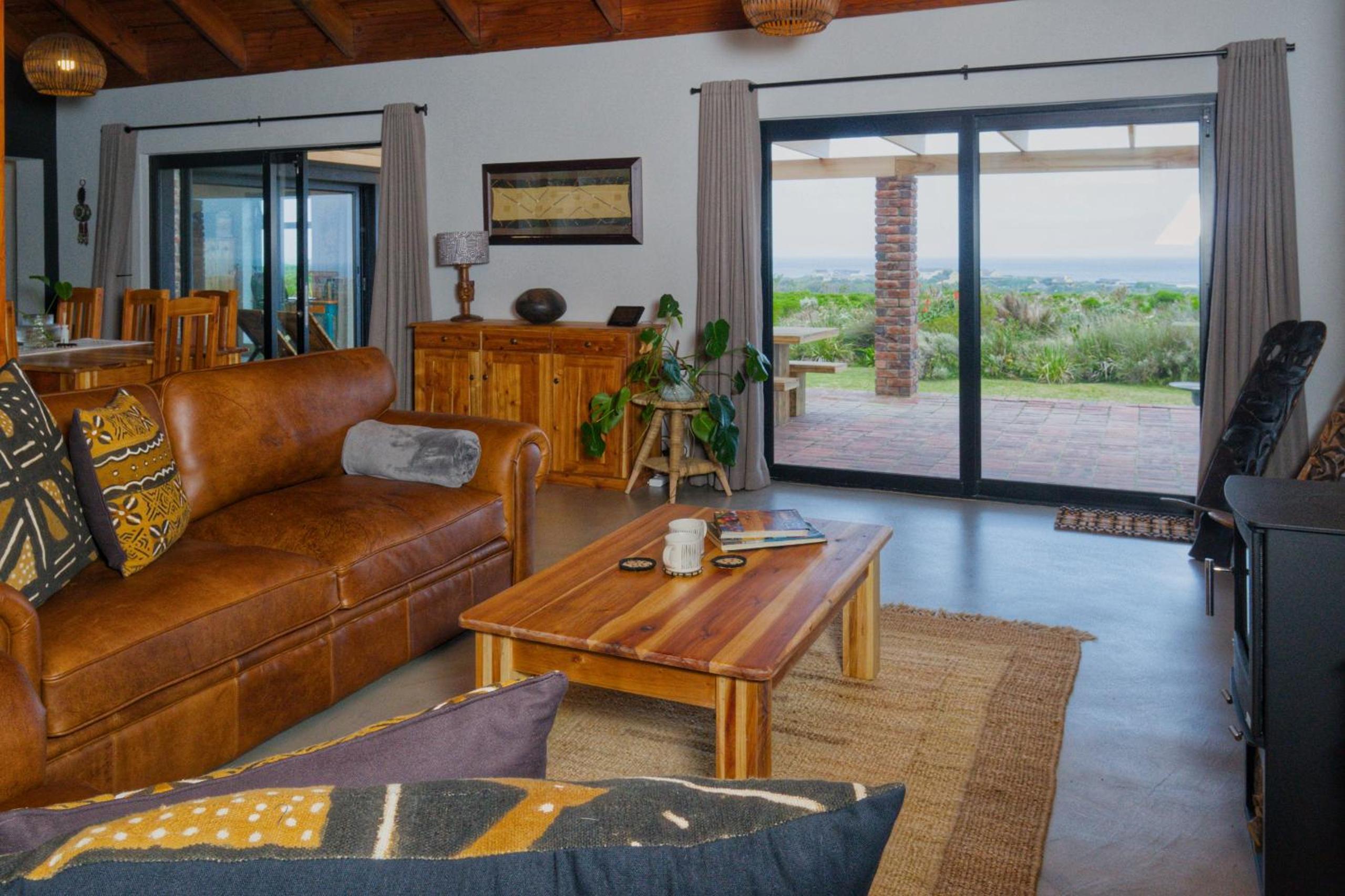 Cozy House & Studio with Sea and Mountain Views view 3