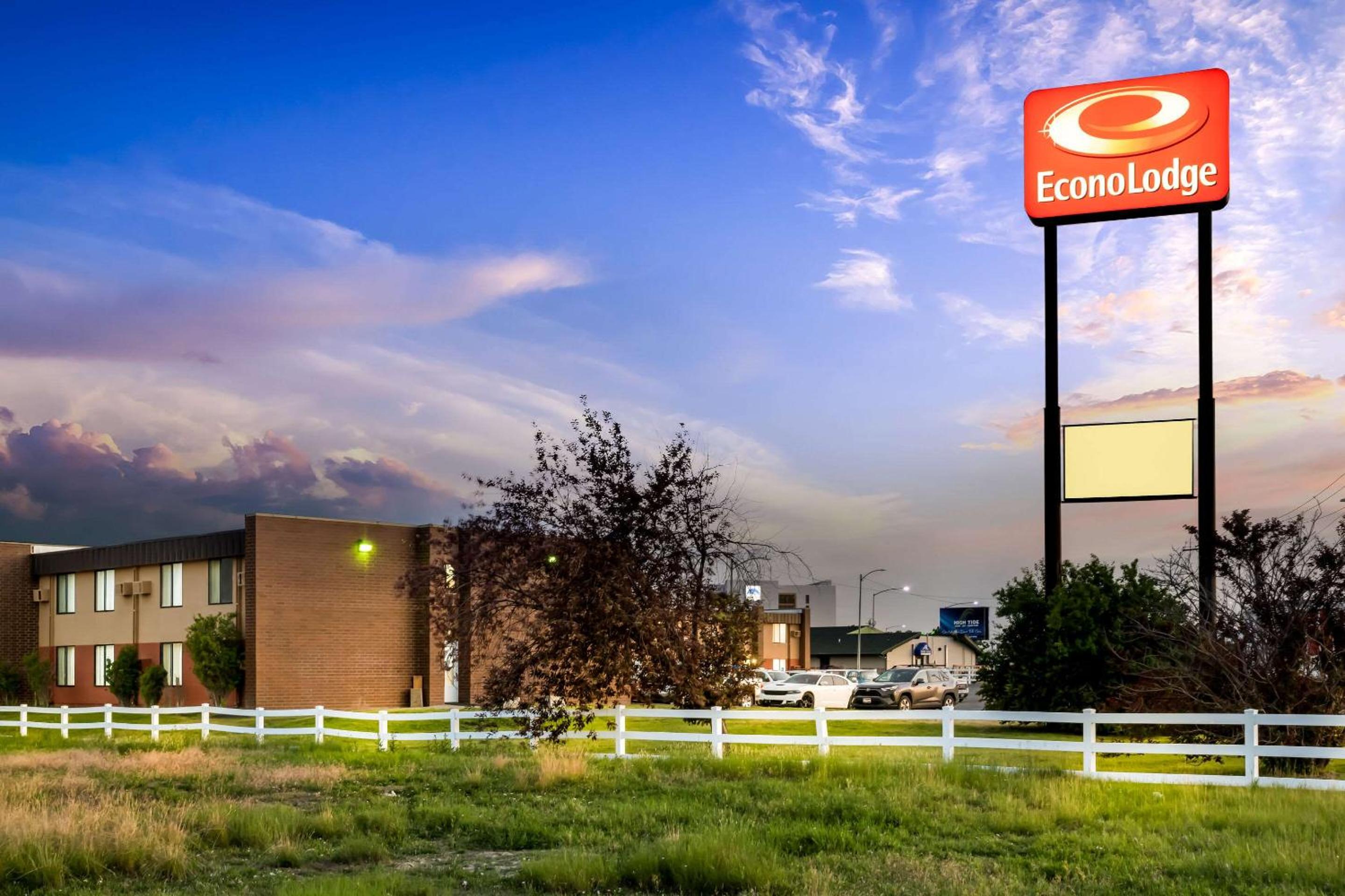 Econo Lodge Billings view 4