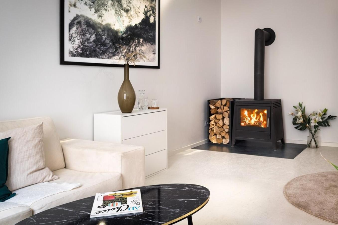 Central Home With Fireplace Near Underground