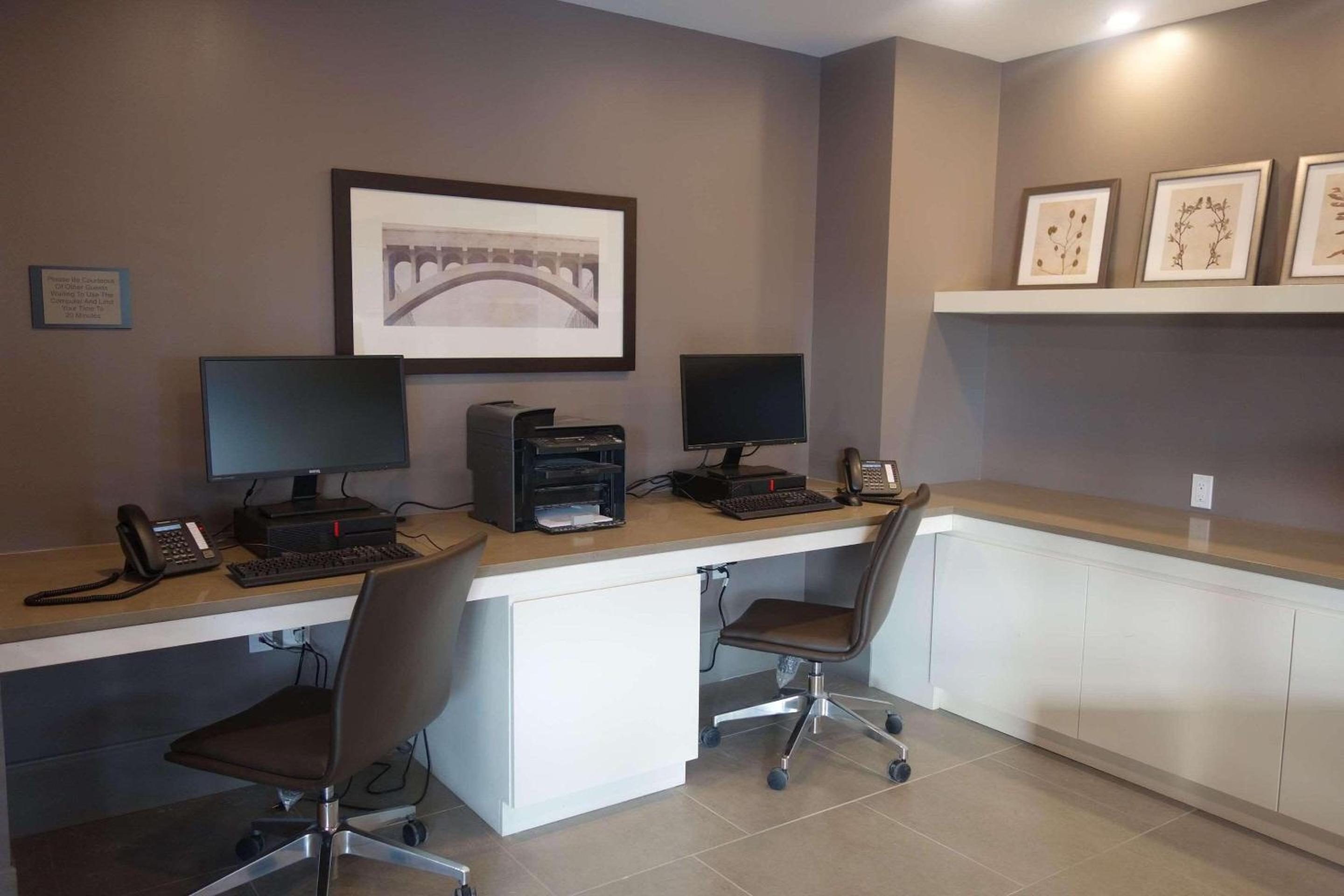 Belleville Vacations - Country Inn  Suites by Radisson, Belleville, ON - Property Image 7