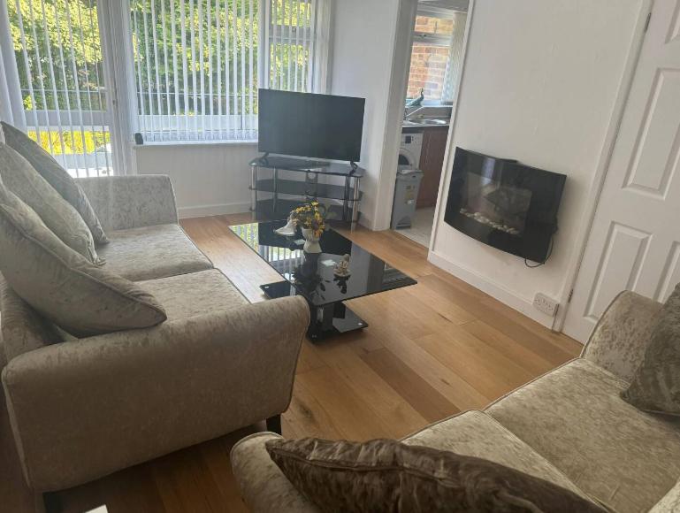 Calderstones apartment with parking view 2