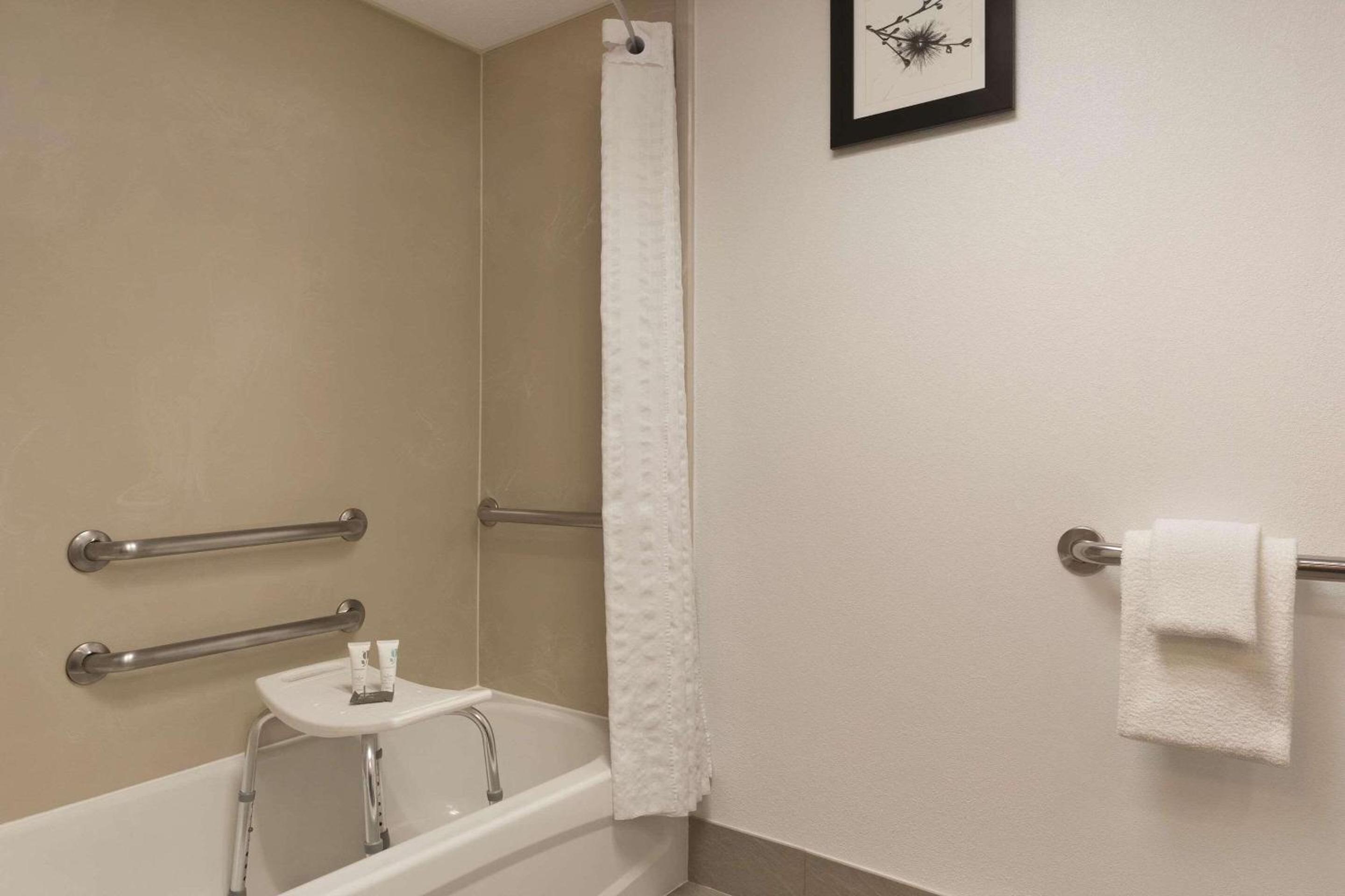 Country Inn Suites by Radisson Raleigh-Durham Airport NC - Property Image 33