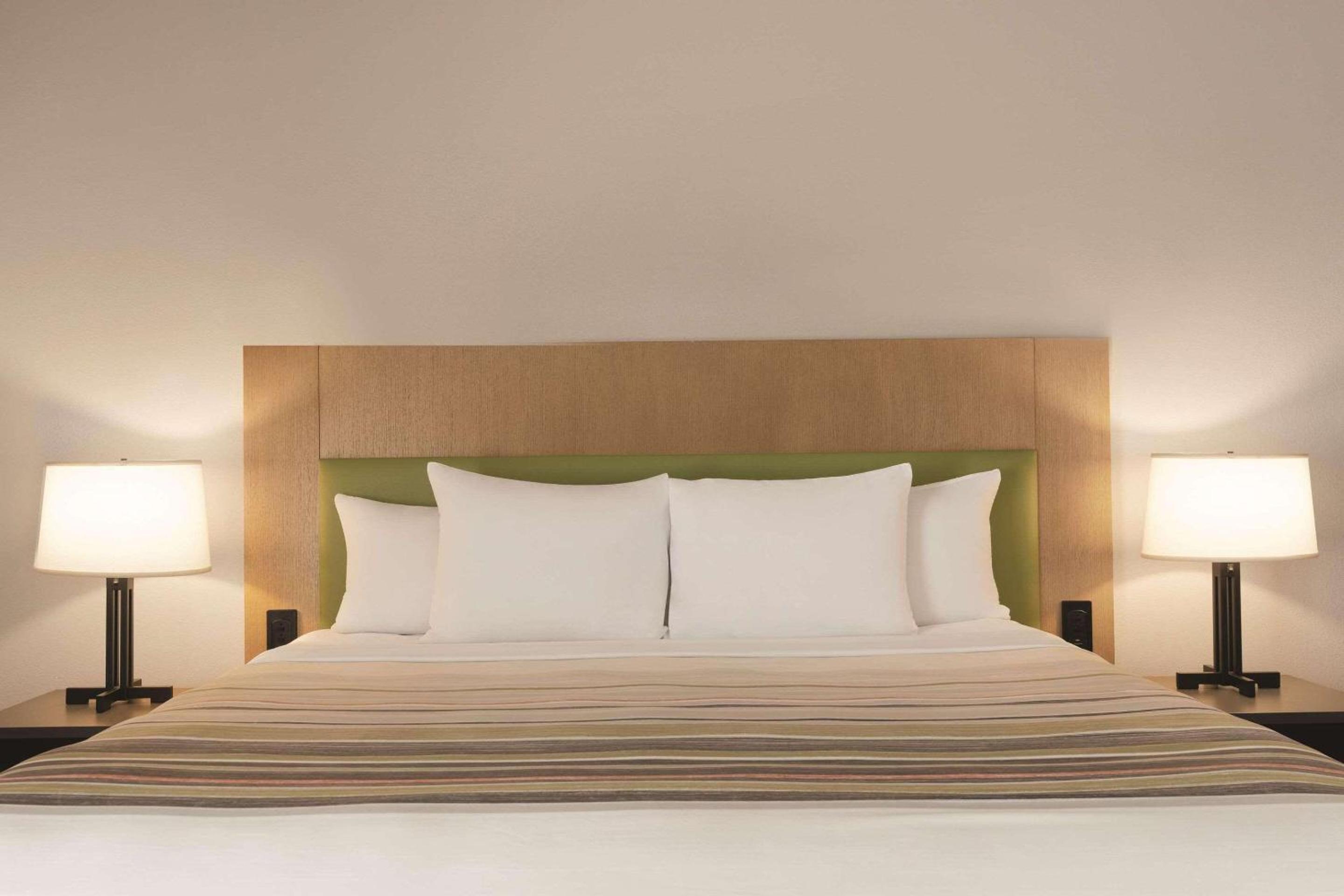 Country Inn Suites by Radisson Raleigh-Durham Airport NC - Property Image 38