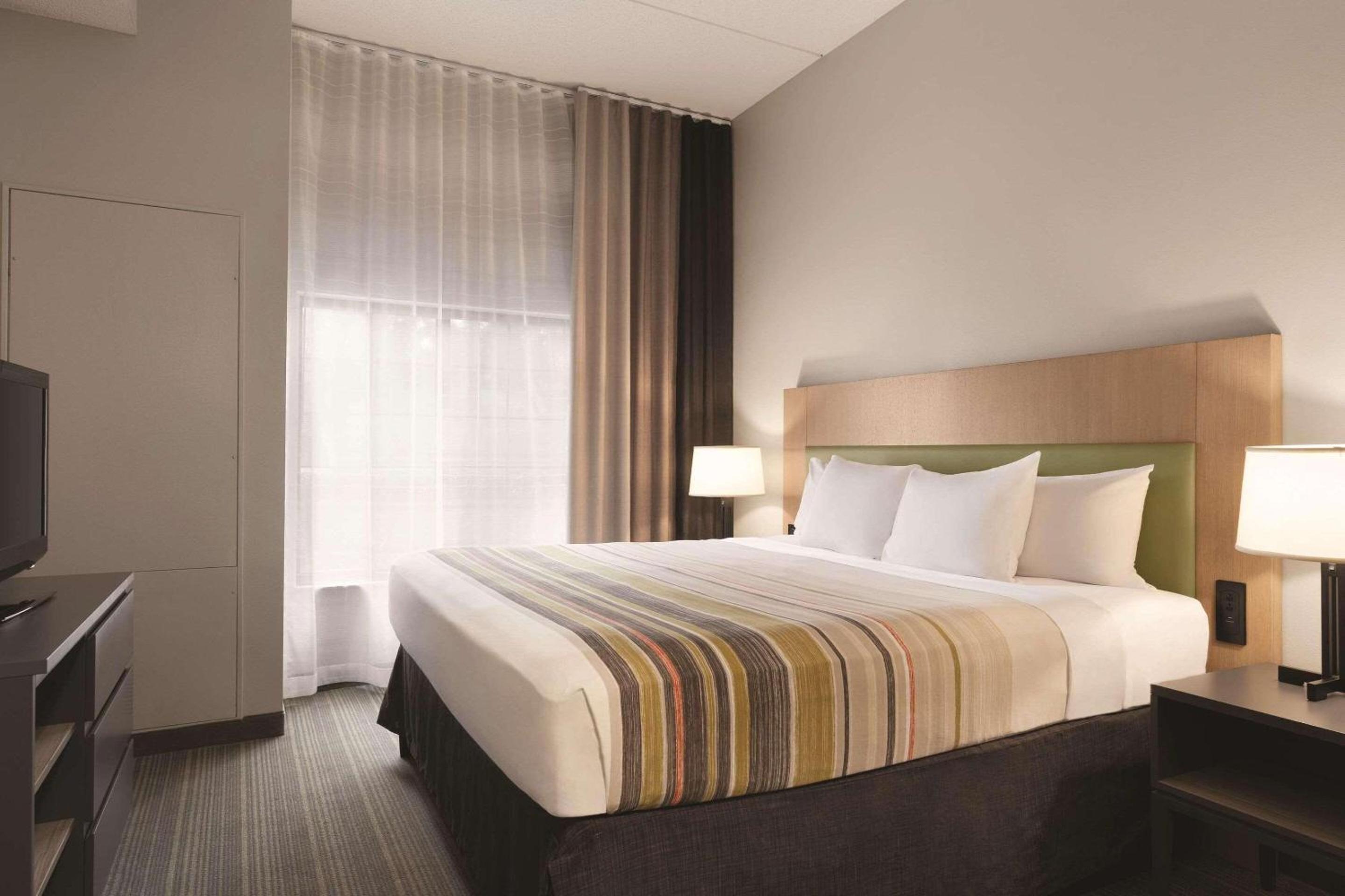 Country Inn Suites by Radisson Raleigh-Durham Airport NC - Property Image 46
