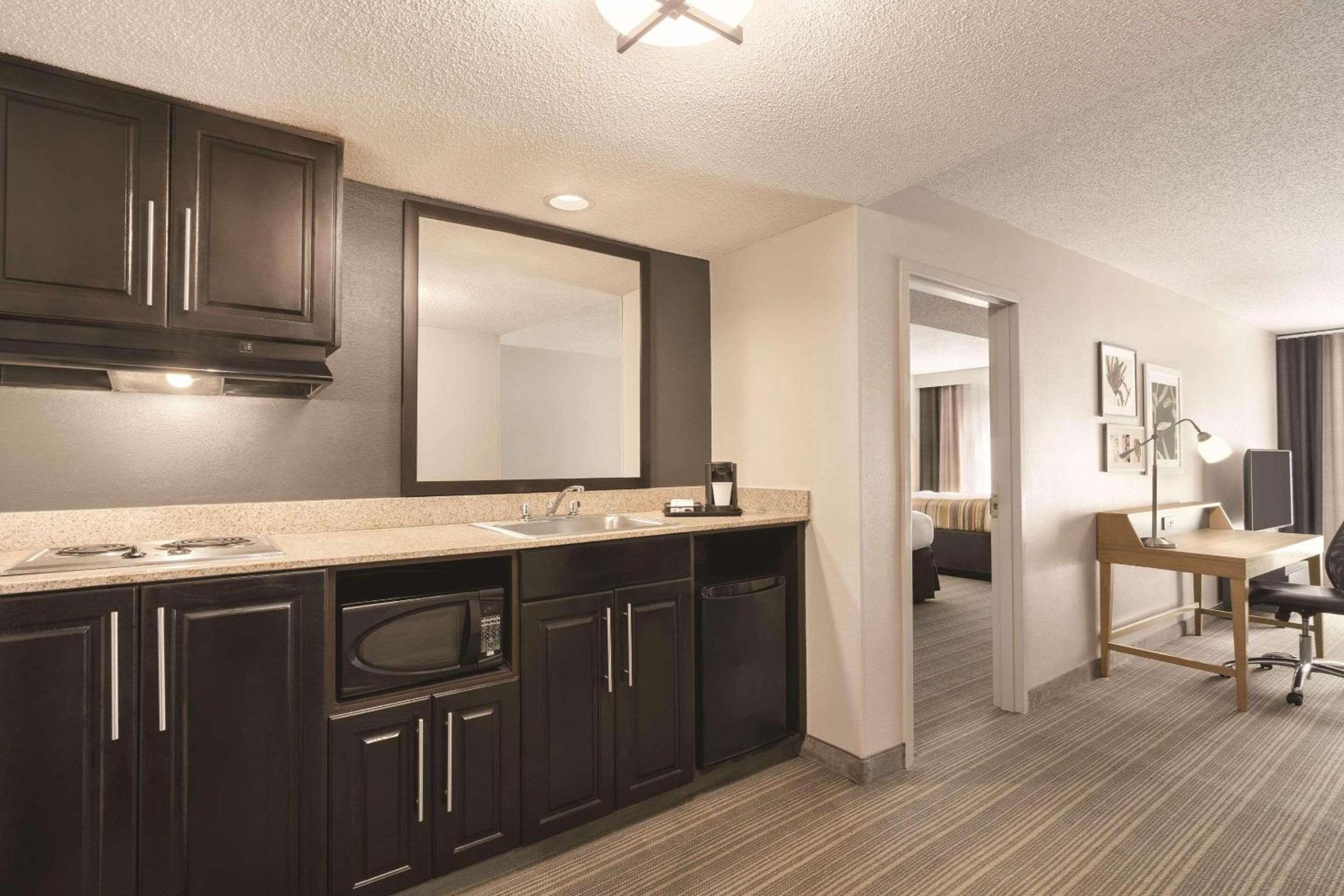 Country Inn  Suites by Radisson Raleigh-Durham Airport NC - Property Image 4