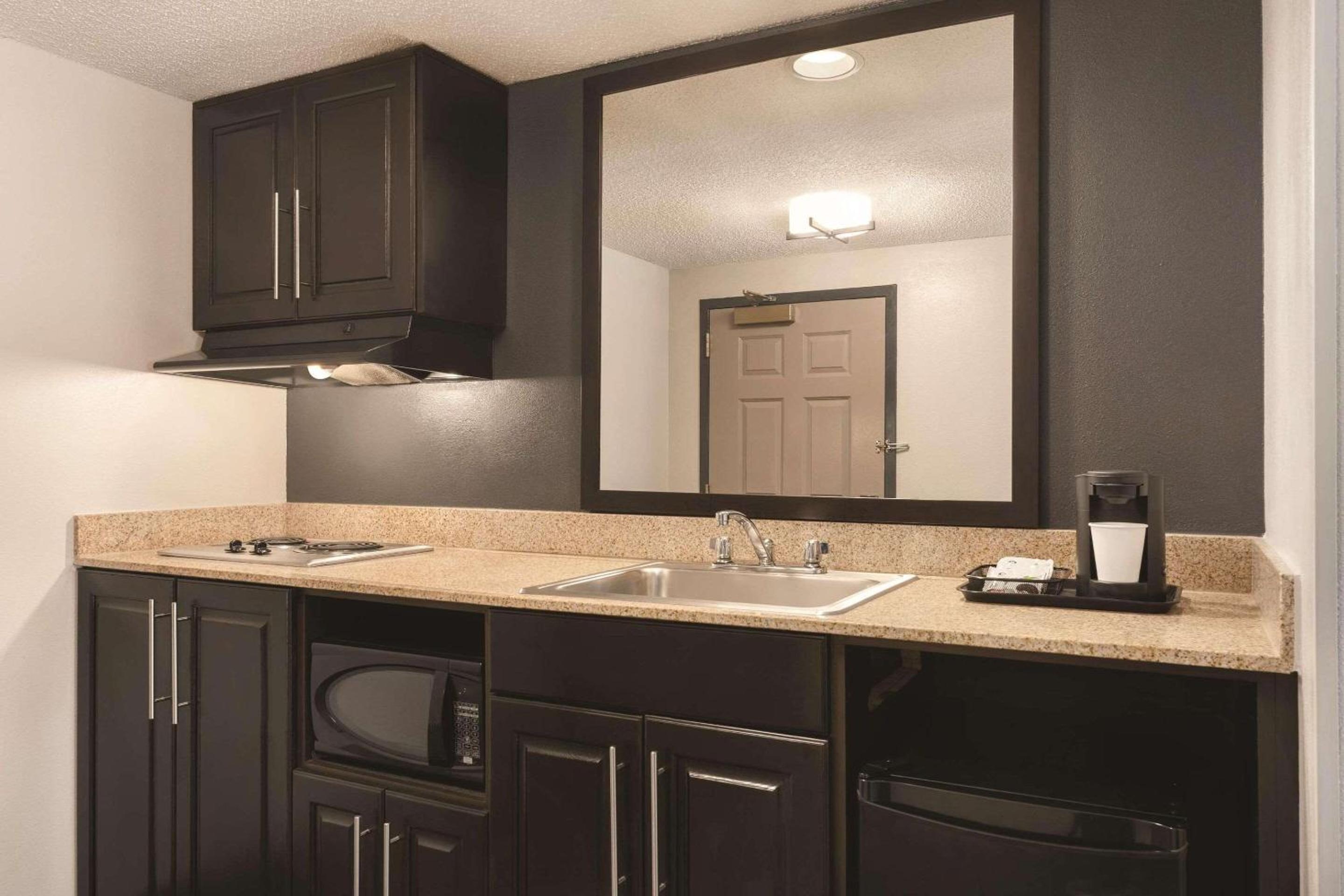 Country Inn  Suites by Radisson Raleigh-Durham Airport NC - Property Image 5