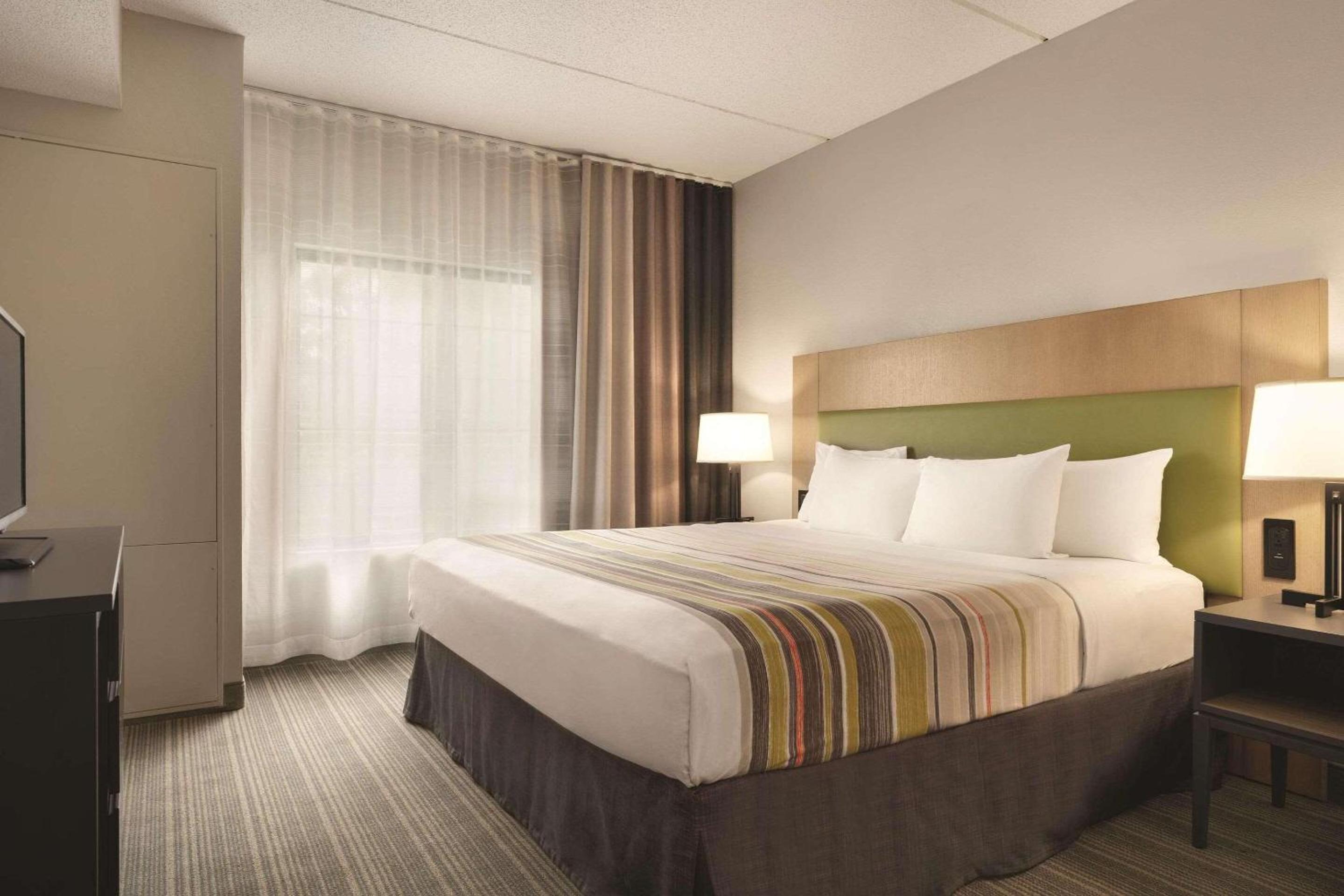 Country Inn  Suites by Radisson Raleigh-Durham Airport NC - Property Image 7