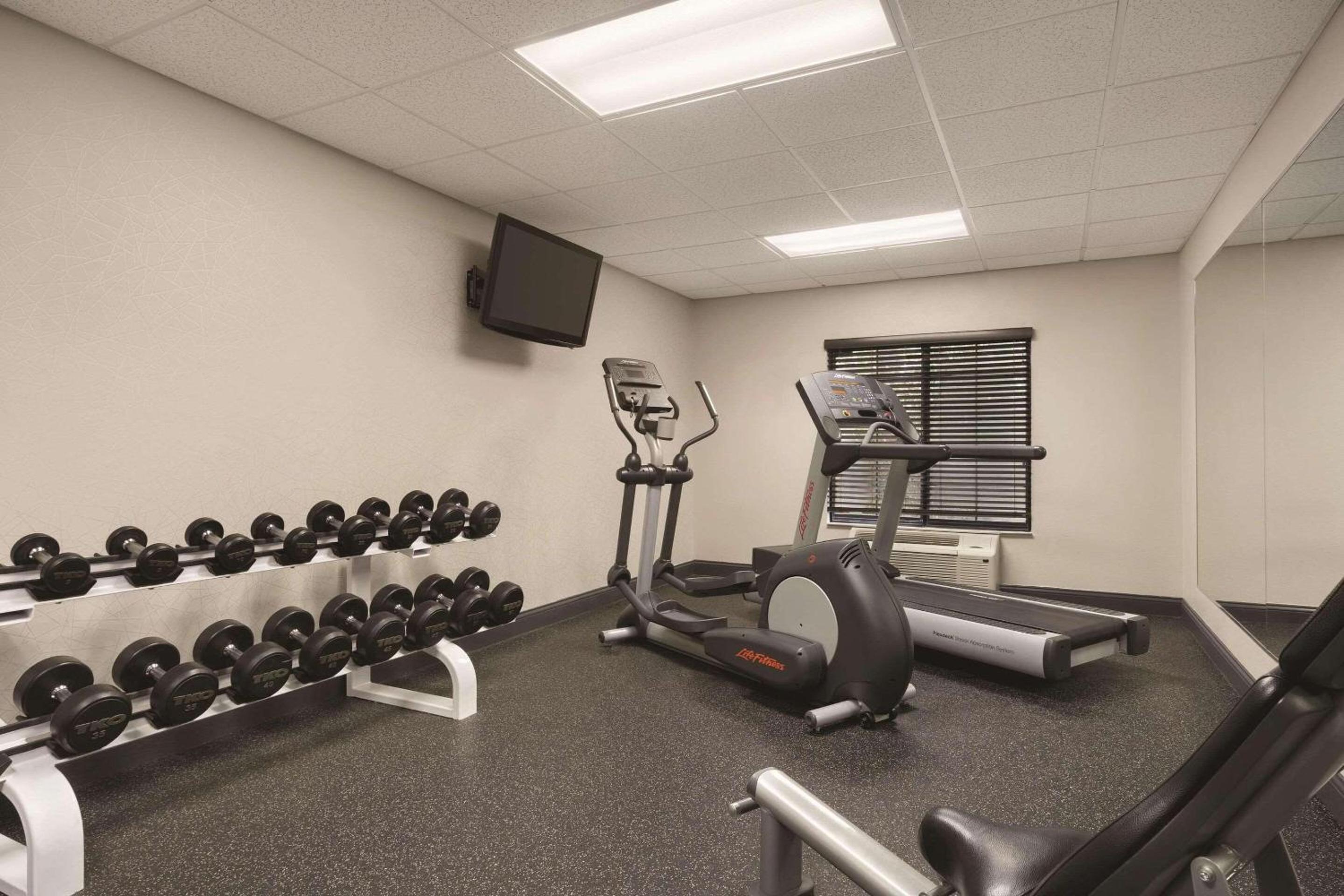Country Inn  Suites by Radisson Raleigh-Durham Airport NC - Property Image 8