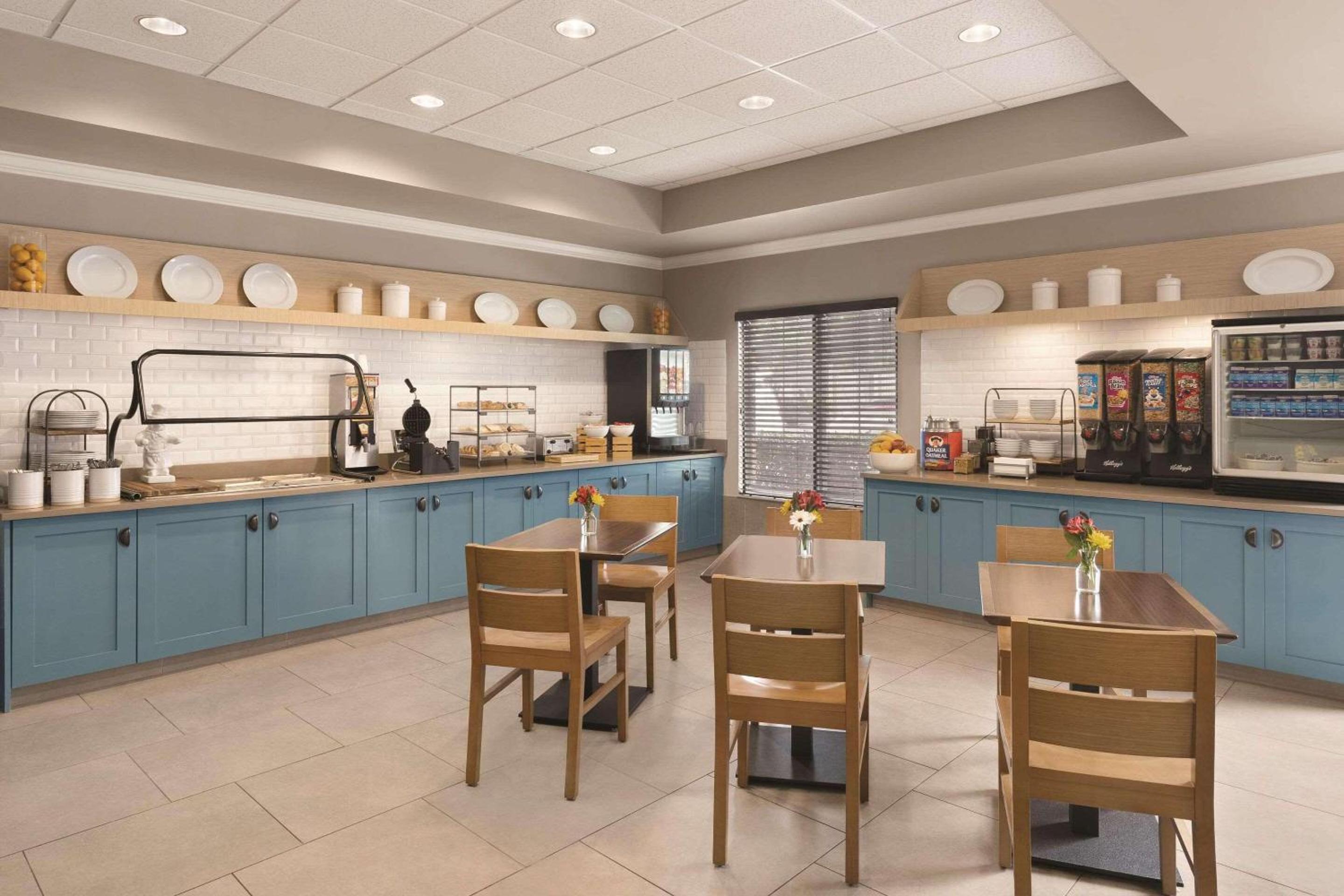 Country Inn Suites by Radisson Raleigh-Durham Airport NC - Property Image 14