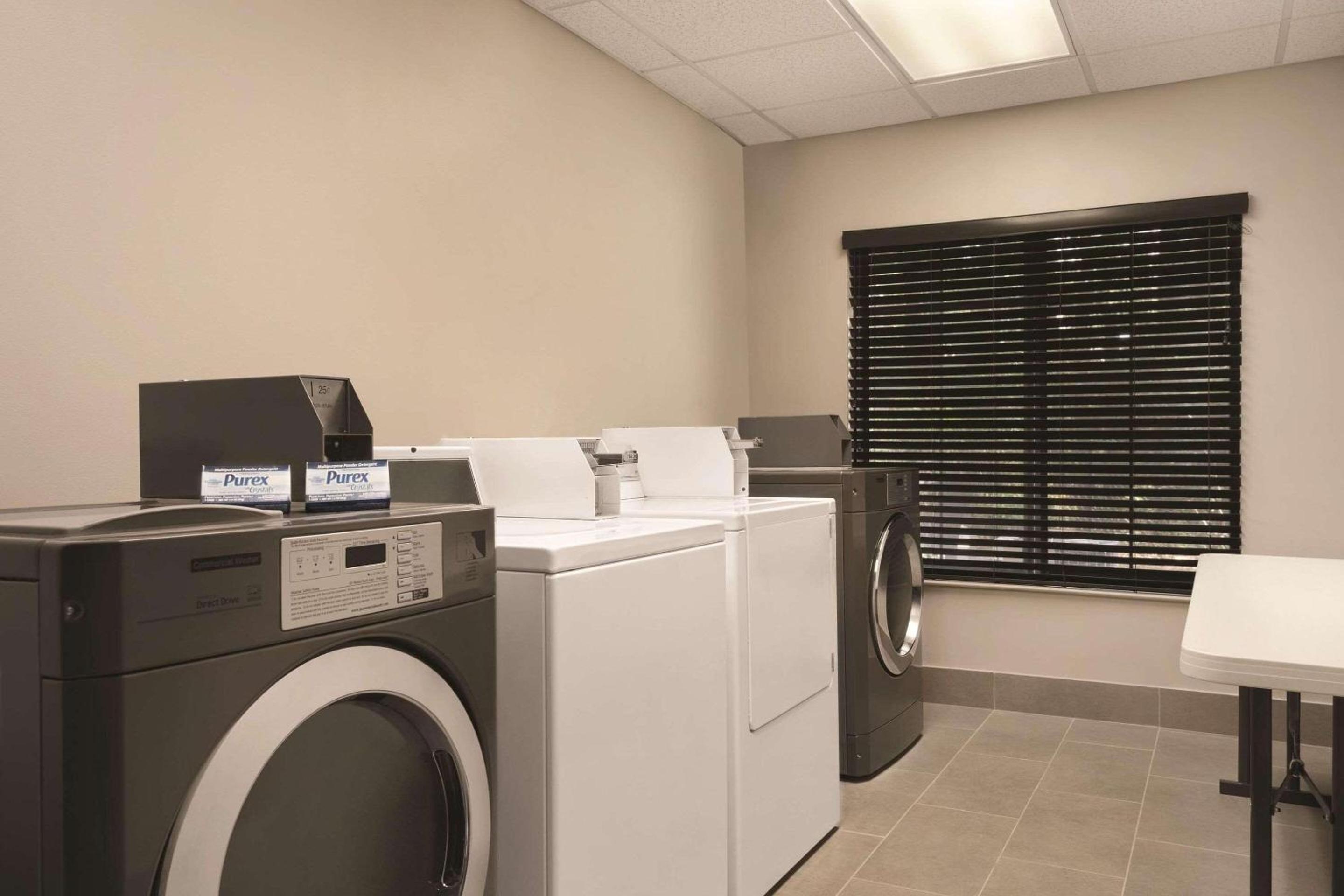 Country Inn  Suites by Radisson Raleigh-Durham Airport NC - Property Image 1
