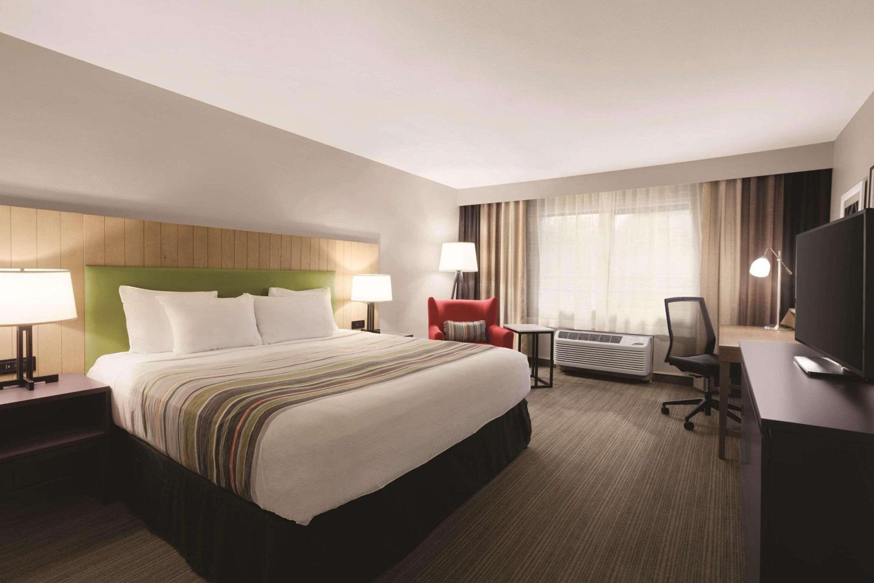 Country Inn  Suites by Radisson, Seattle-Bothell, WA - Property Image 3