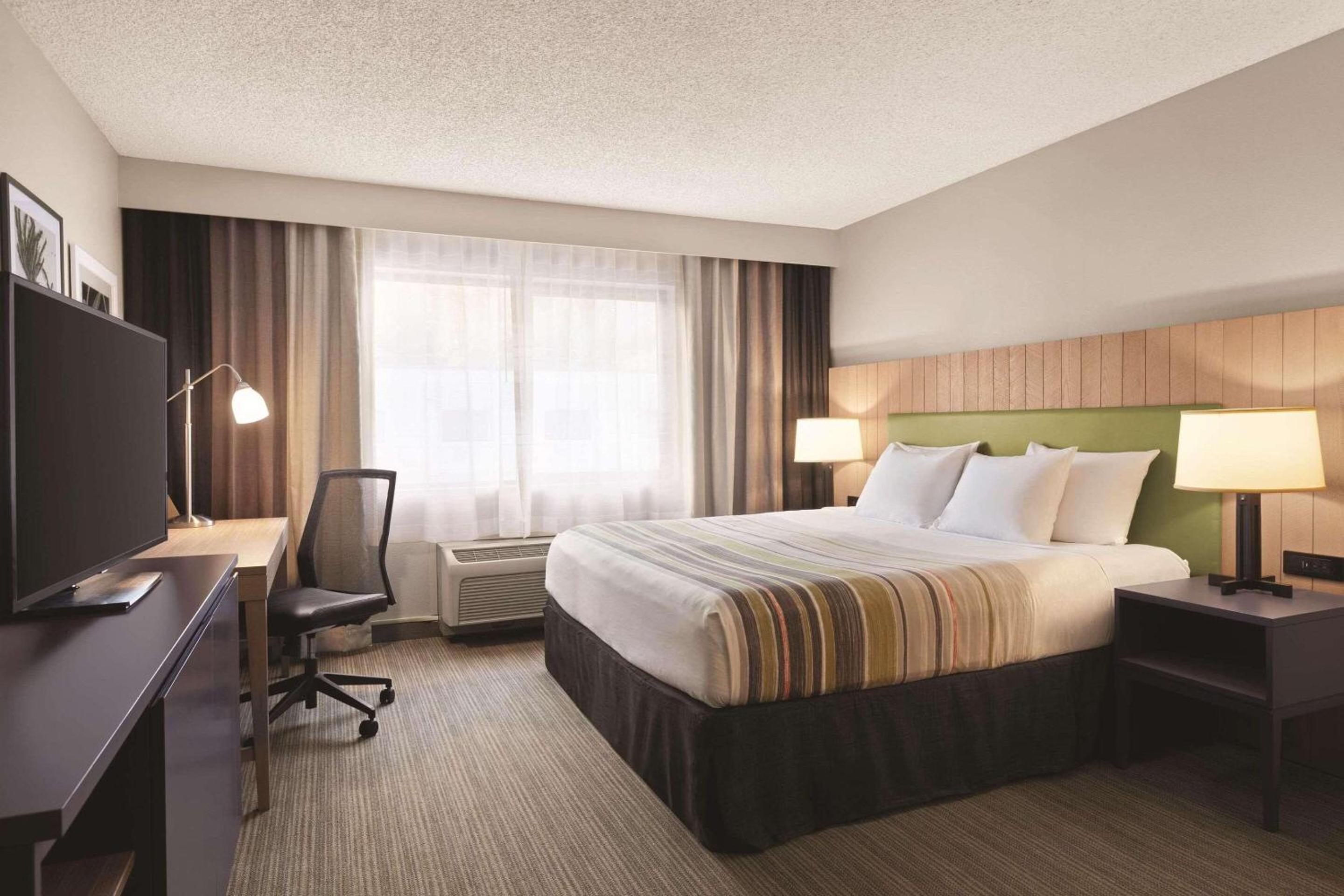 Country Inn  Suites by Radisson, Seattle-Bothell, WA - Property Image 4