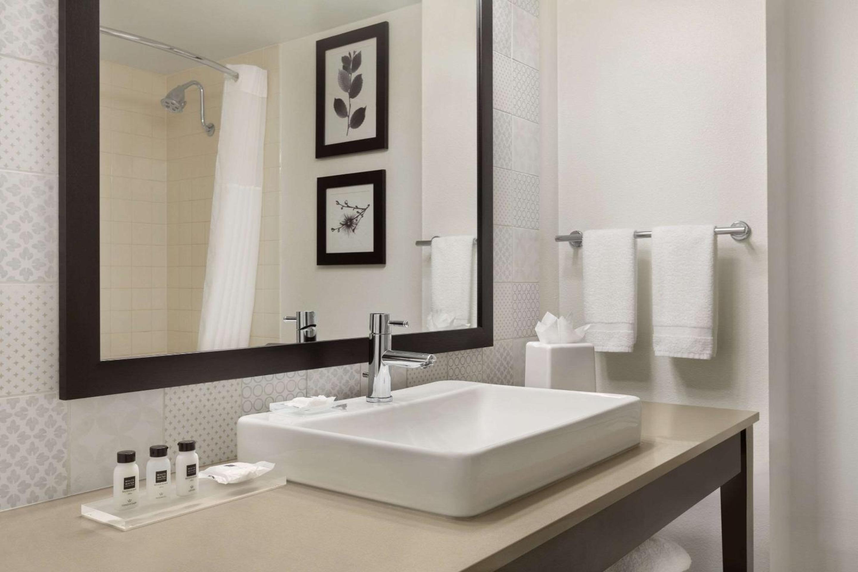 Country Inn  Suites by Radisson, Seattle-Bothell, WA - Property Image 7