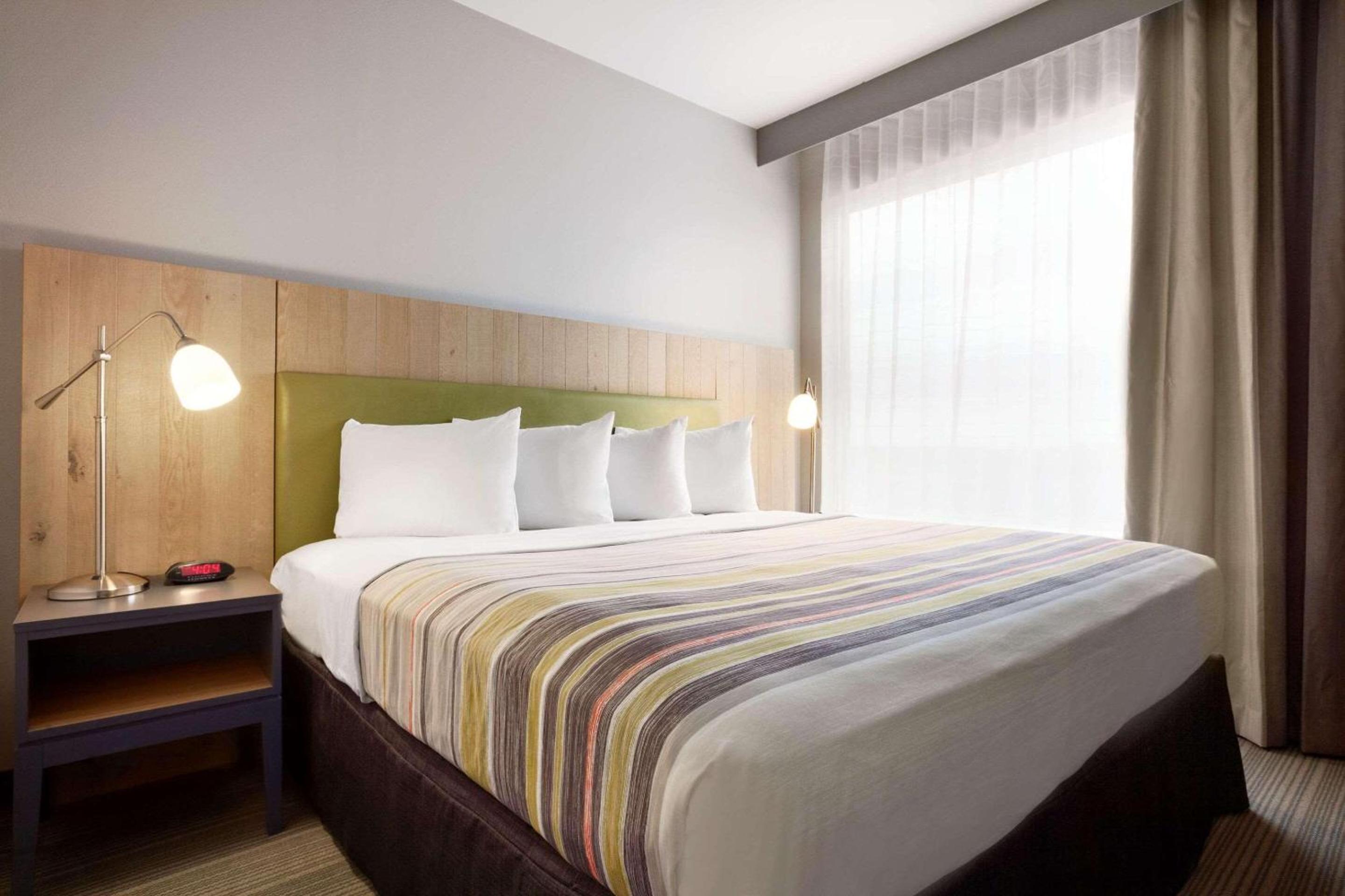 Country Inn  Suites by Radisson, Seattle-Bothell, WA - Property Image 11
