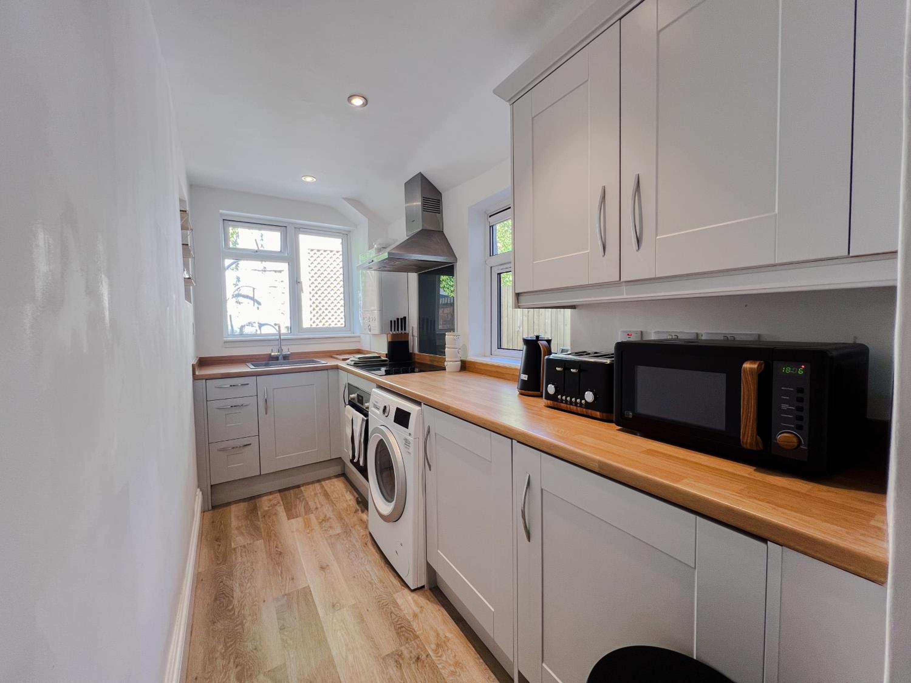 Your Property Box Short Stays - Severn Street view 5