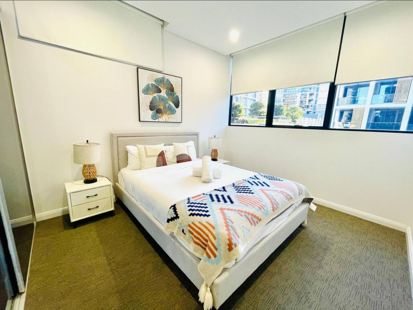Olympic Park 3 Bedroom condo with Parking Pool Gym
