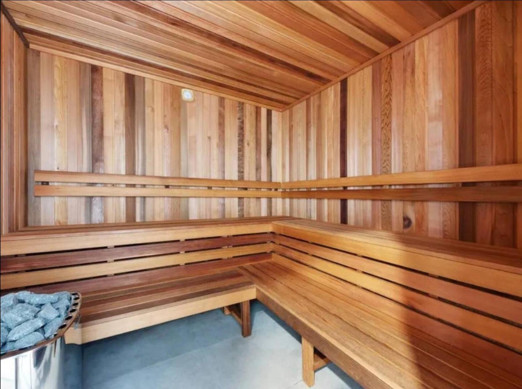 Olympic Park 3 Bedroom condo with Parking Pool Gym