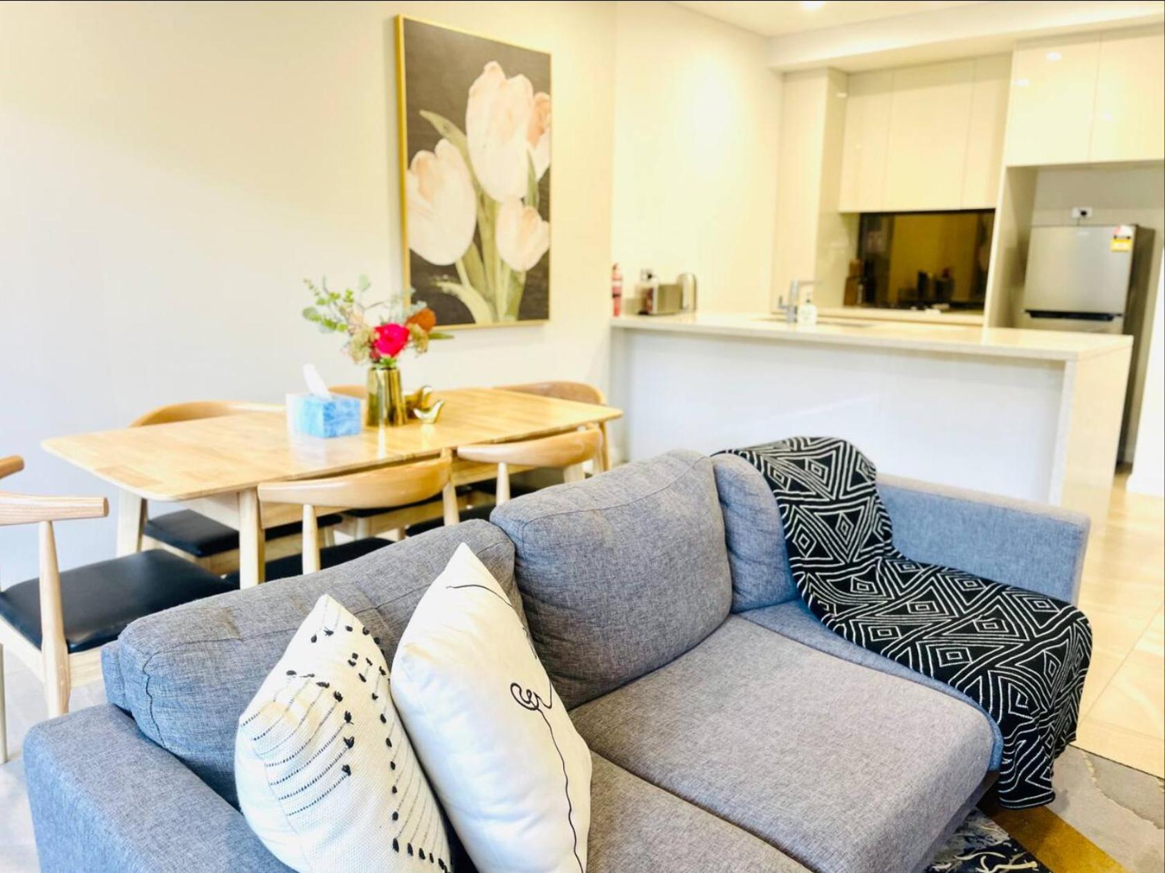 Olympic Park 3 Bedroom condo with Parking Pool Gym
