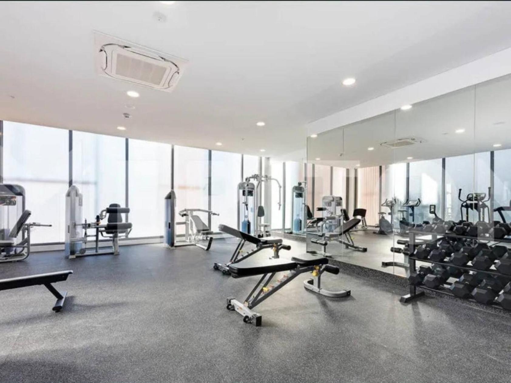 Olympic Park 3 Bedroom condo with Parking Pool Gym